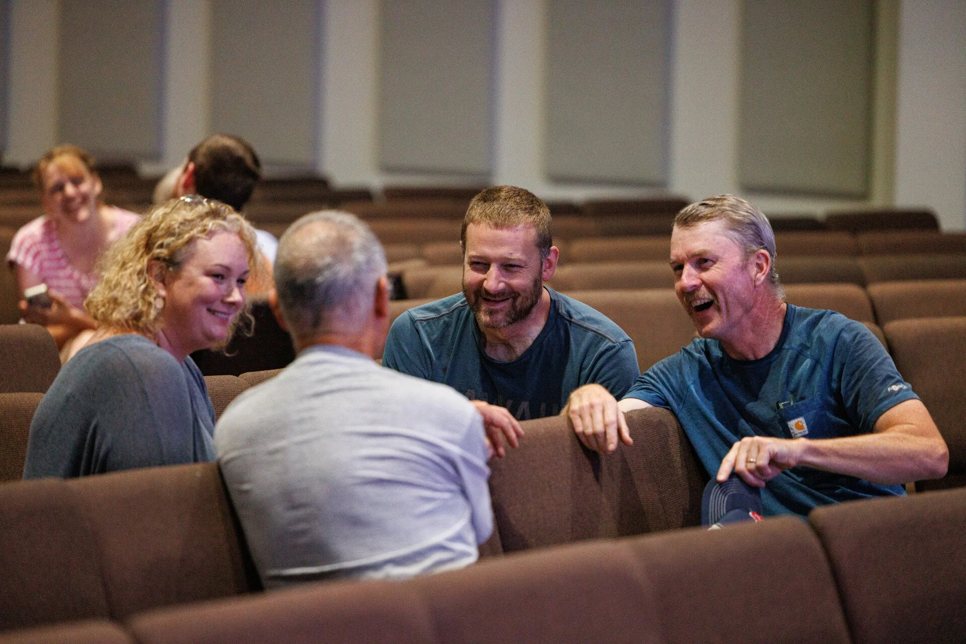 It's sign-up Sunday!! 😁 If you've been looking to draw closer to God, consider joining one of our small groups and surround yourself with like-minded people ❤️ We have over 60 groups to choose from, head to our website and get connected ➡️ https://r