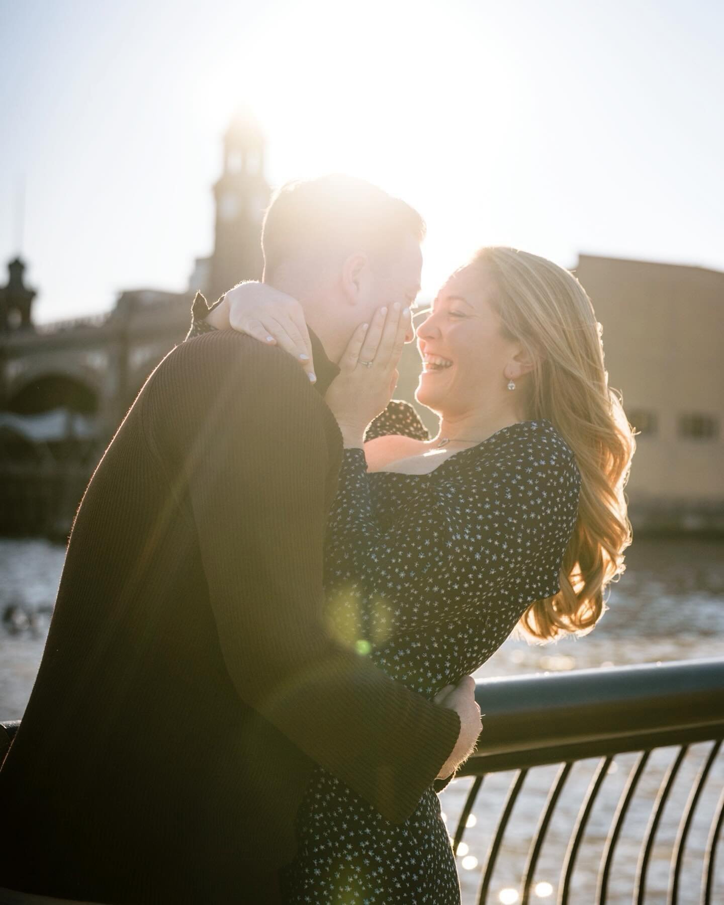 Sun flare magic. Swipe through this set in Hoboken because you&rsquo;ll see how much variety we can get in just an hour. ☀️ 
.
Congrats on getting engaged Bridget &amp; Brendan!
.
.
#hobokengirl #hobokenbride #hobokenengagement #jerseycitybride #hobo