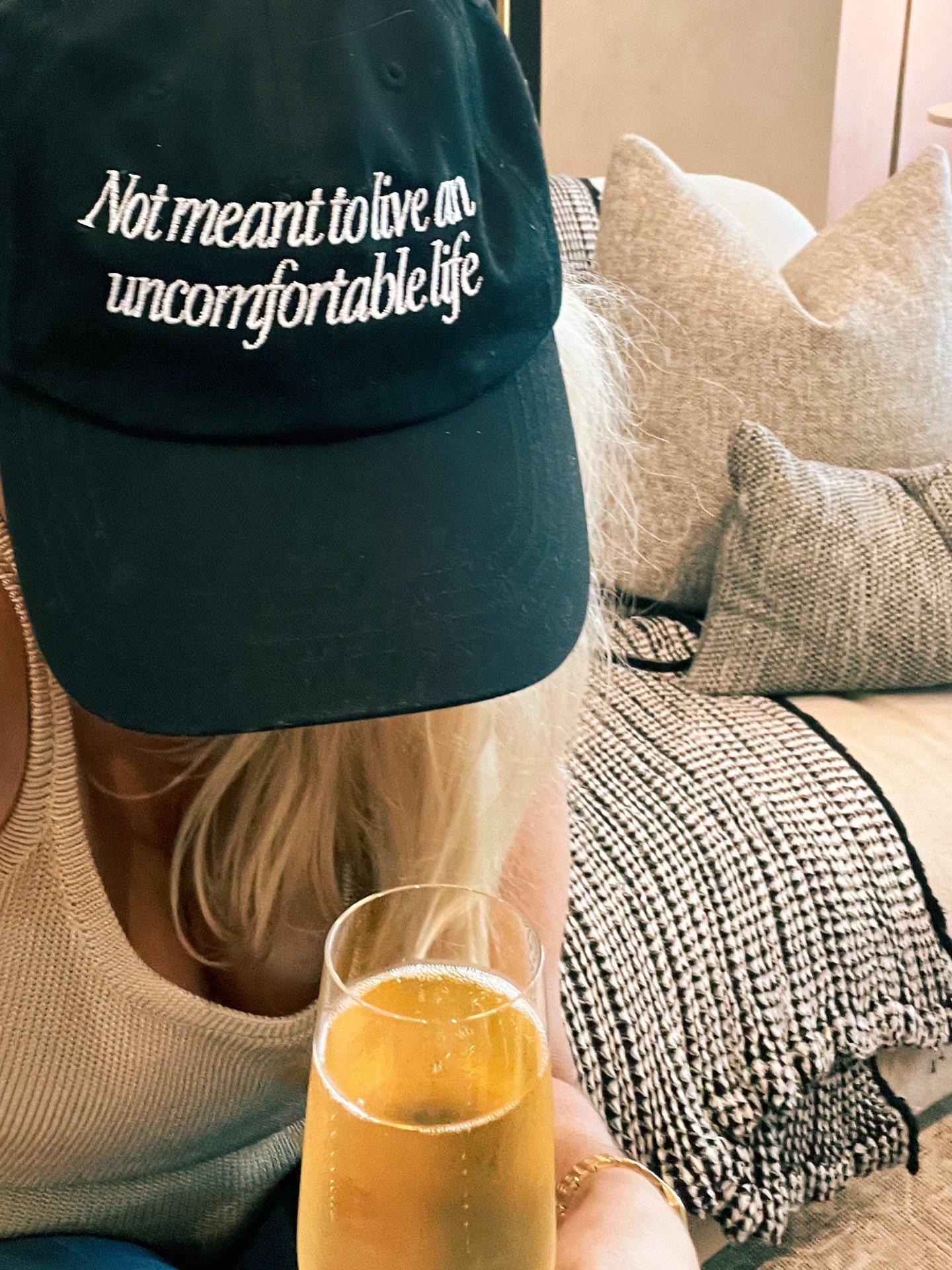 Piper Nooooo. 🍾🥂

#MyBrilliantLifestyle #WhiteLotus #notmeanttoliveanuncomfortablelife #Travel #Champagne
