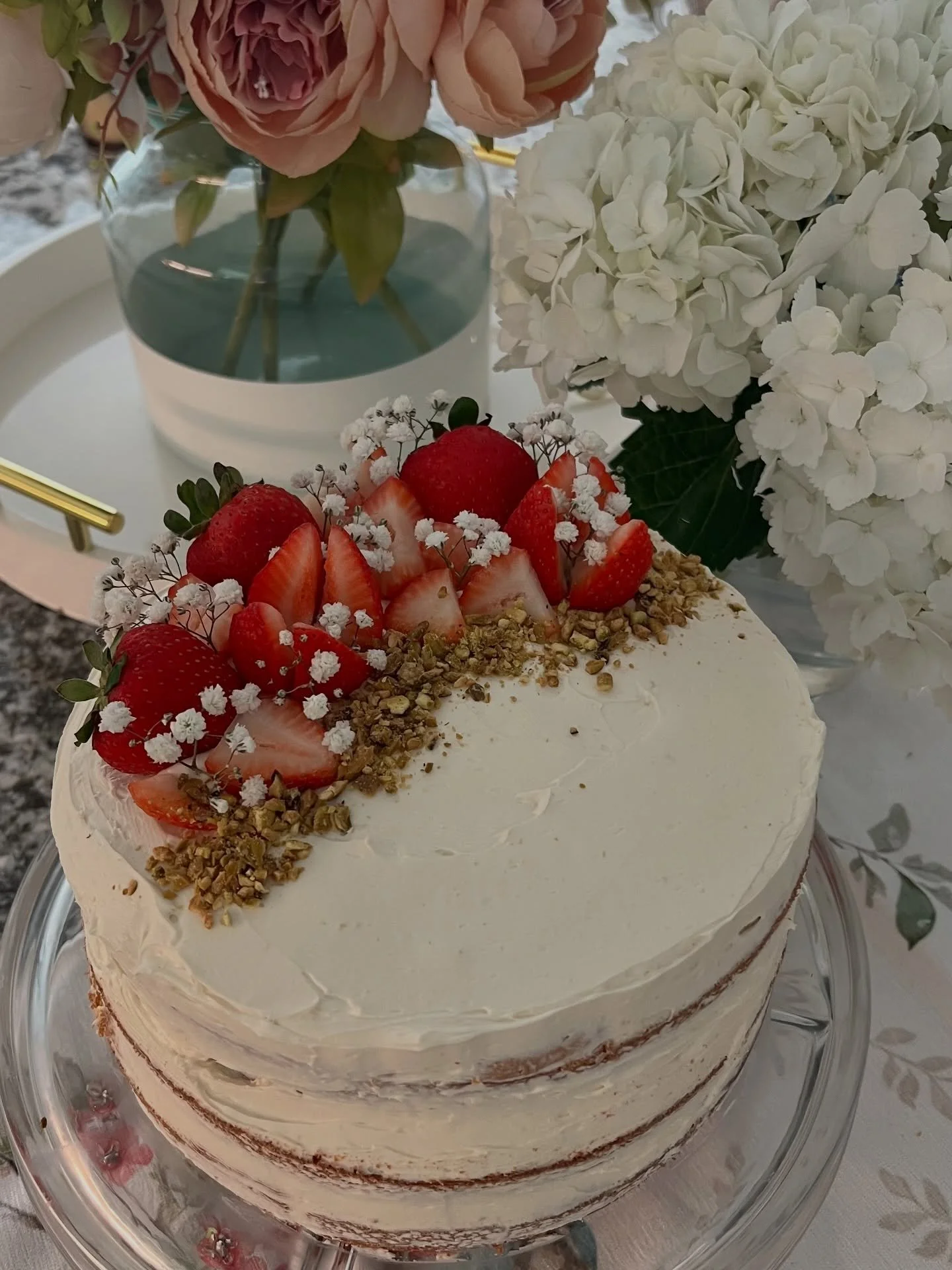 Having my cake and eating it too! With a little help from @dollyparton 🎂

#mybrilliantlifestyle #foodie #cake #dollyparton #dessert