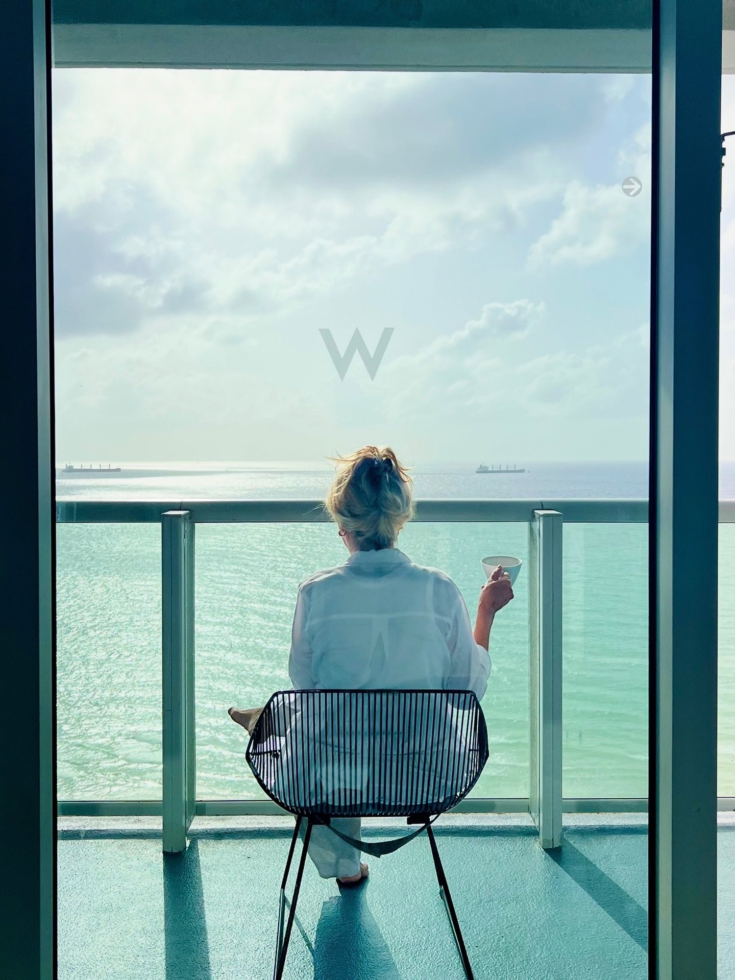 Fridays are a total W. ☕️

#mybrilliantlifestyle #travel #luxuryhotel #roomwithaview #coffee