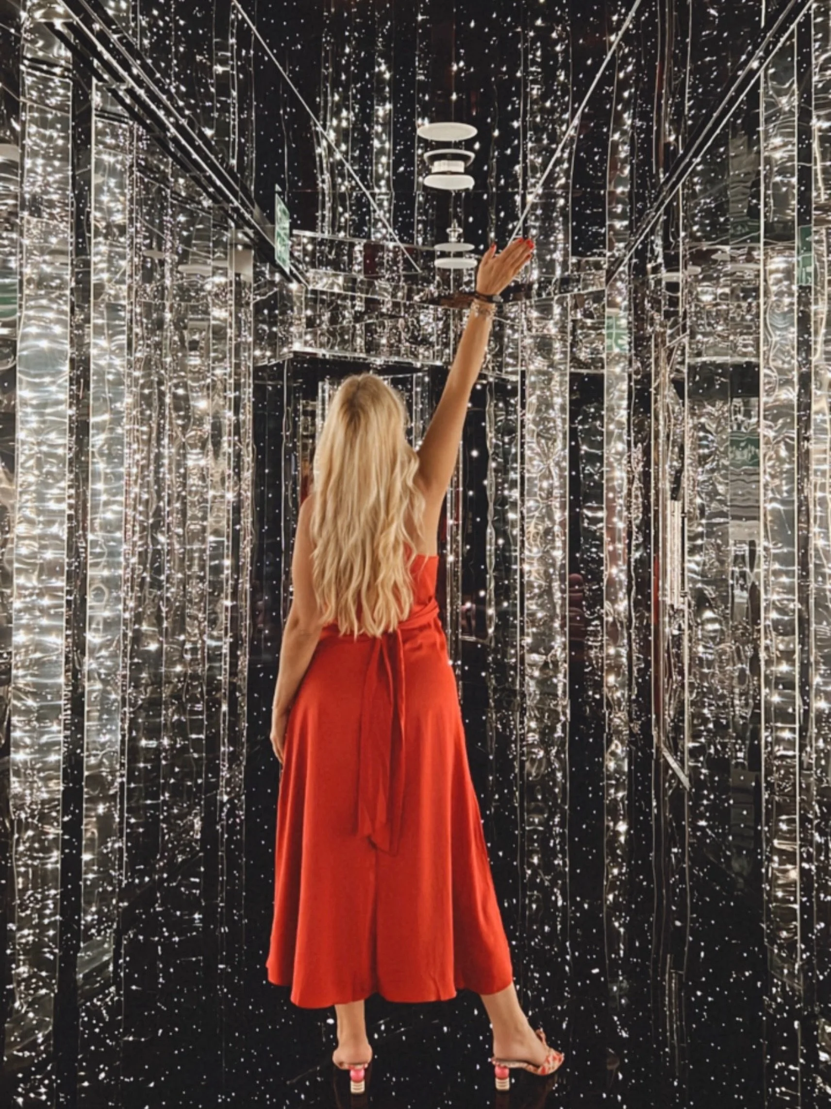 Stepping into the weekend like&hellip; 💃🏼

#MyBrilliantLifestyle #Travel #Cruise #VirginVoyages #BrilliantLady