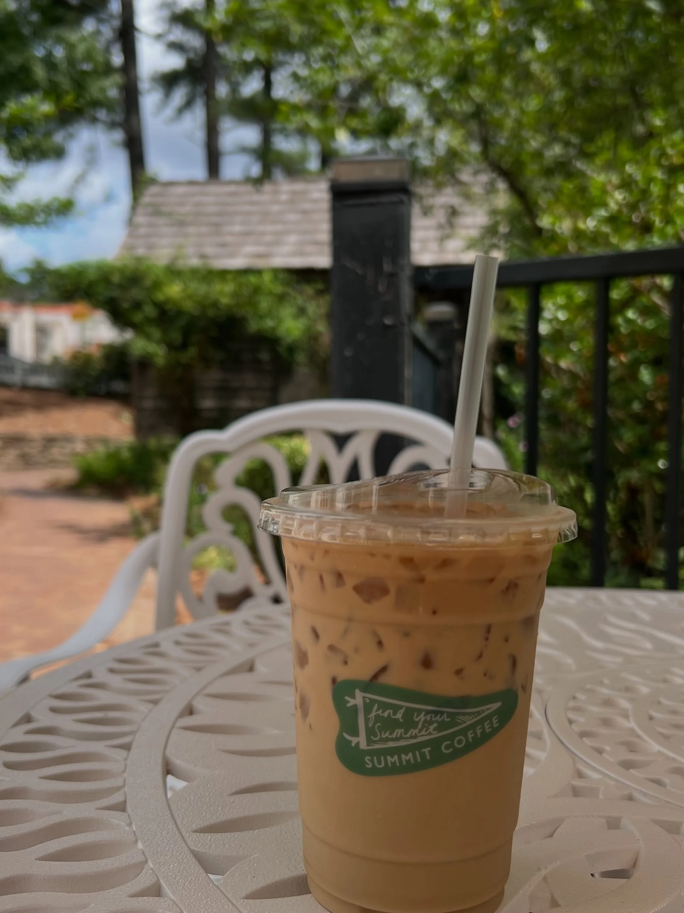 Coffee&hellip; but make it cute 🧋
Summit Coffee in Sandy Springs is now open and ready for clatch!

#MyBrilliantLifestyle #Coffee #SandySprings #SmallBusiness #Travel