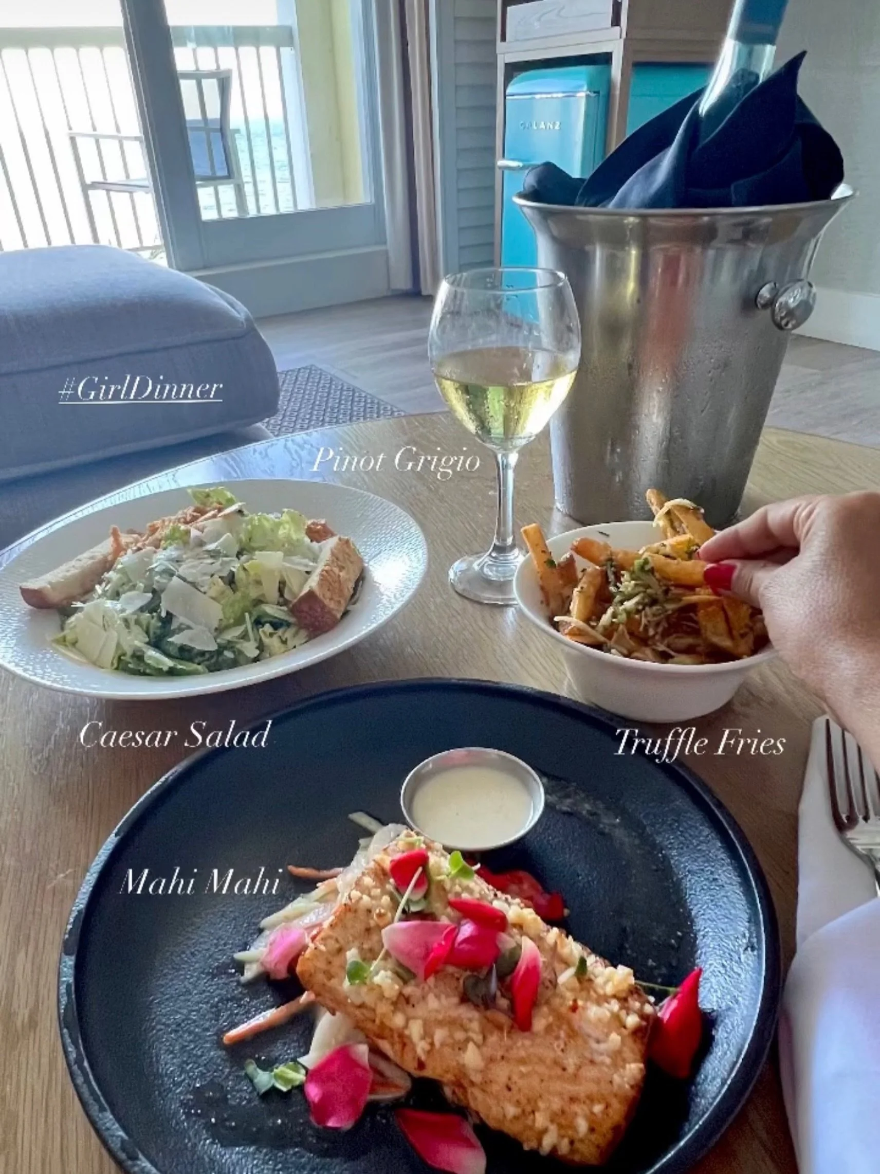Girl Dinner. 🥂

#MyBrilliantLifestyle #Travel #InRoomDining #LuxuryHotel #GirlDinner