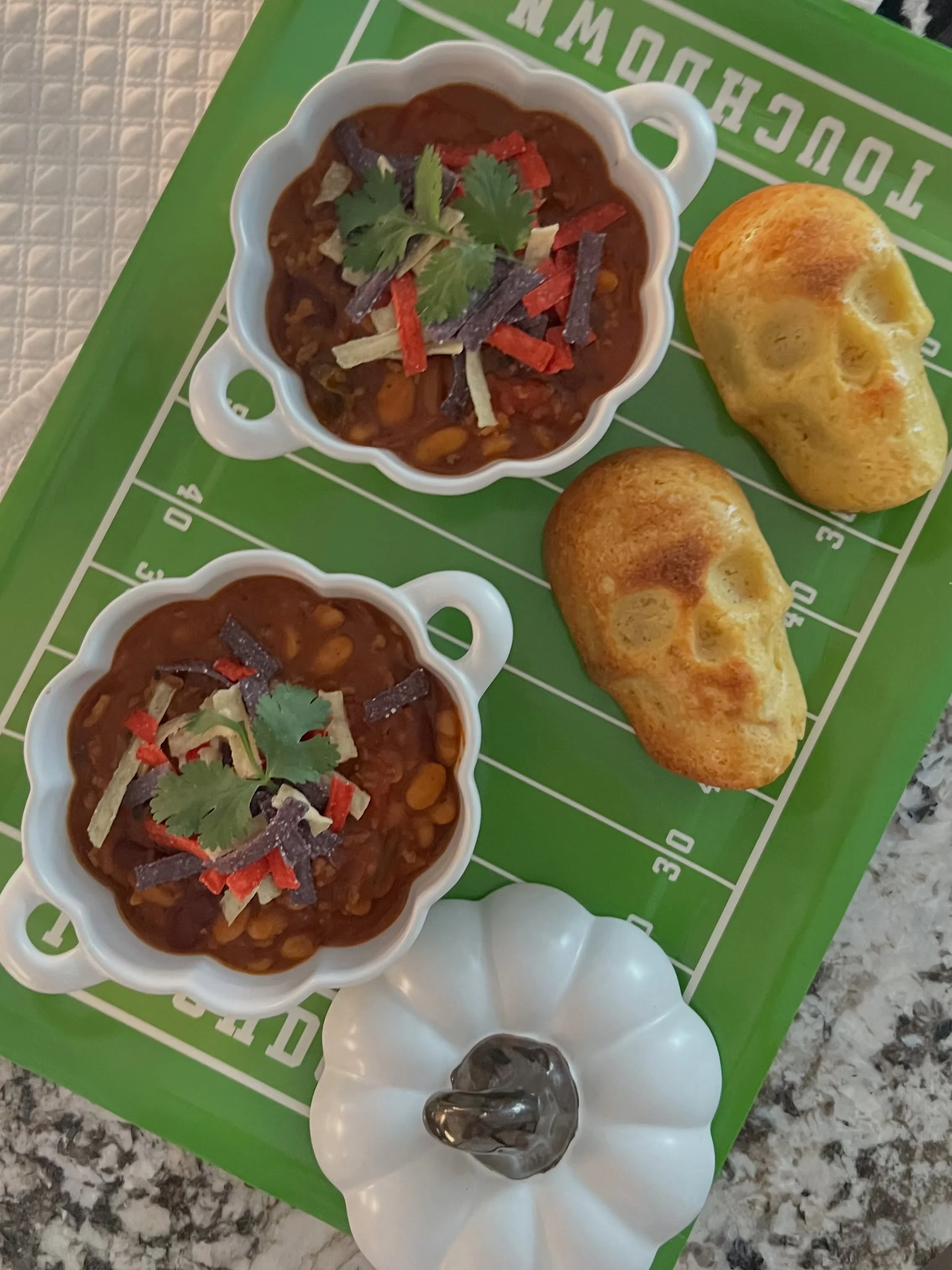 Game Day Chili&hellip; But Make It Halloween 🌶️🏈💀

#MyBrilliantLifestyle #chili #gameday #entertaining #football
