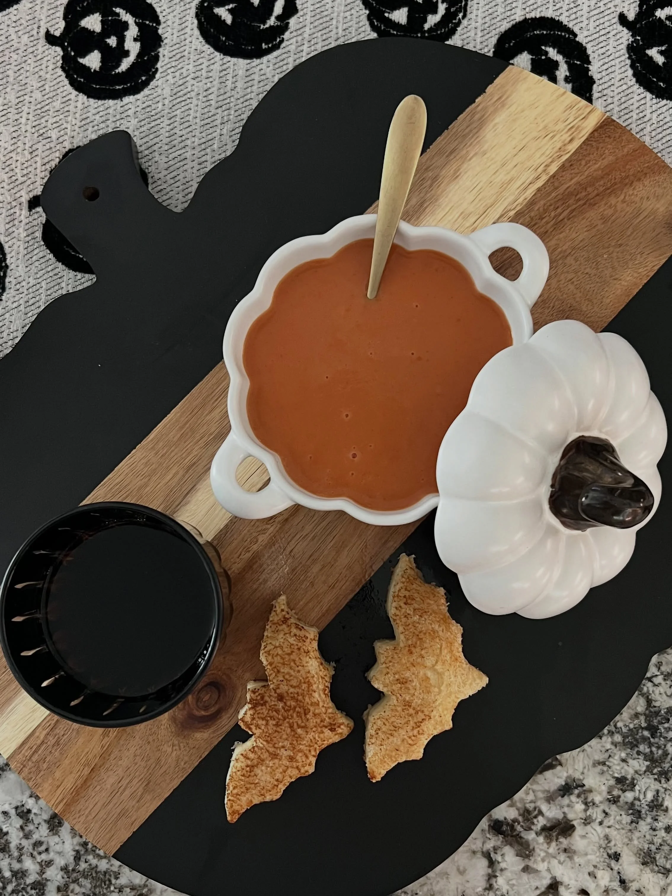 Fang-tastic comfort food. Sinking my teeth into these batty grilled cheeses along with a delicious tomato soup! 
🦇🧛🧀🥫 

#mybrilliantlifestyle #entertaining #batgrilledcheese #lunch #foodie