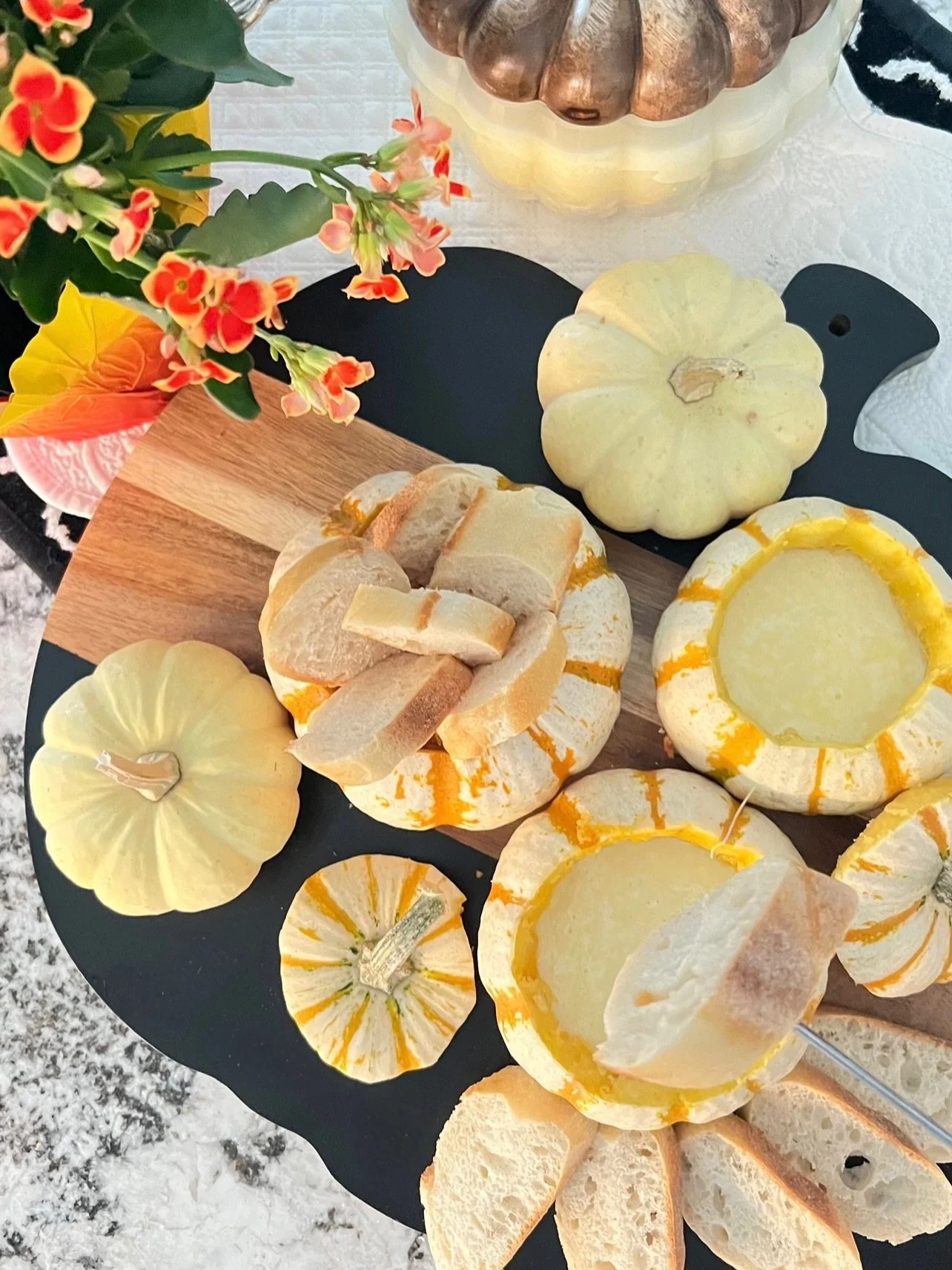 What are you Fondue-ing to celebrate the beginning of Fall? 🧀🎃

#mybrilliantlifestyle #foodie #fondue #minipumpkins #entertaining
