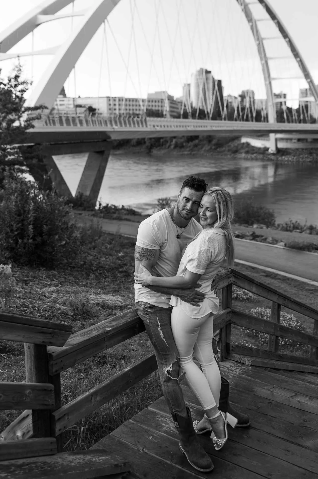 Edmonton-Alberta-Wedding-Engagement-Portrait-Elopement-Photographer-Whyte-Avenue-Walterdale-Bridge-Silvi-Brodie-107.jpg