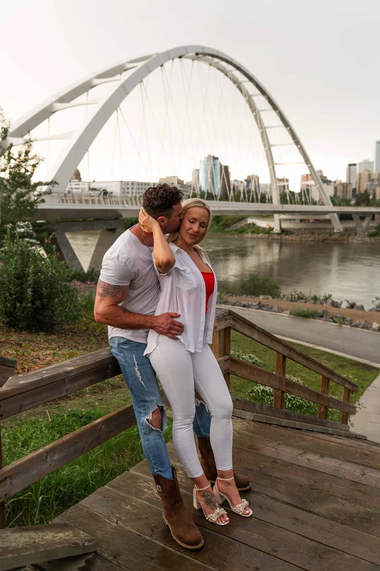 Edmonton-Alberta-Wedding-Engagement-Portrait-Elopement-Photographer-Whyte-Avenue-Walterdale-Bridge-Silvi-Brodie-97.jpg