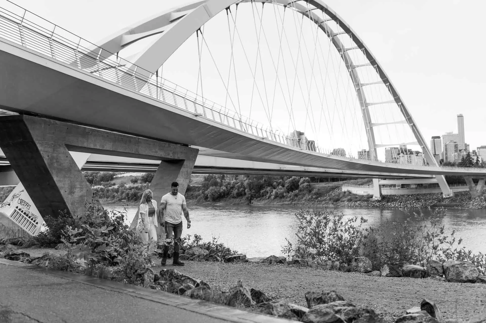 Edmonton-Alberta-Wedding-Engagement-Portrait-Elopement-Photographer-Whyte-Avenue-Walterdale-Bridge-Silvi-Brodie-84.jpg