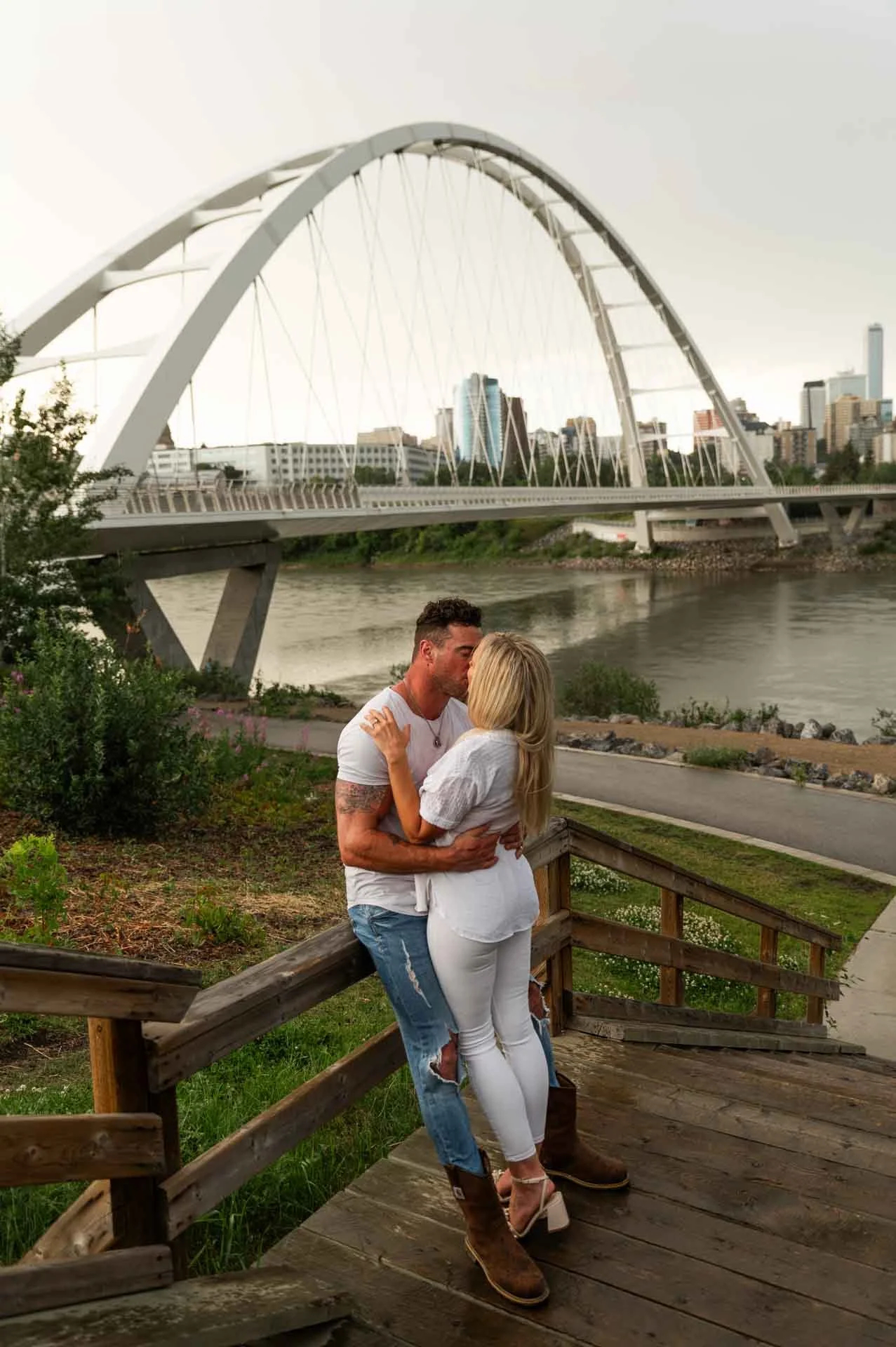 Edmonton-Alberta-Wedding-Engagement-Portrait-Elopement-Photographer-Whyte-Avenue-Walterdale-Bridge-Silvi-Brodie-104.jpg