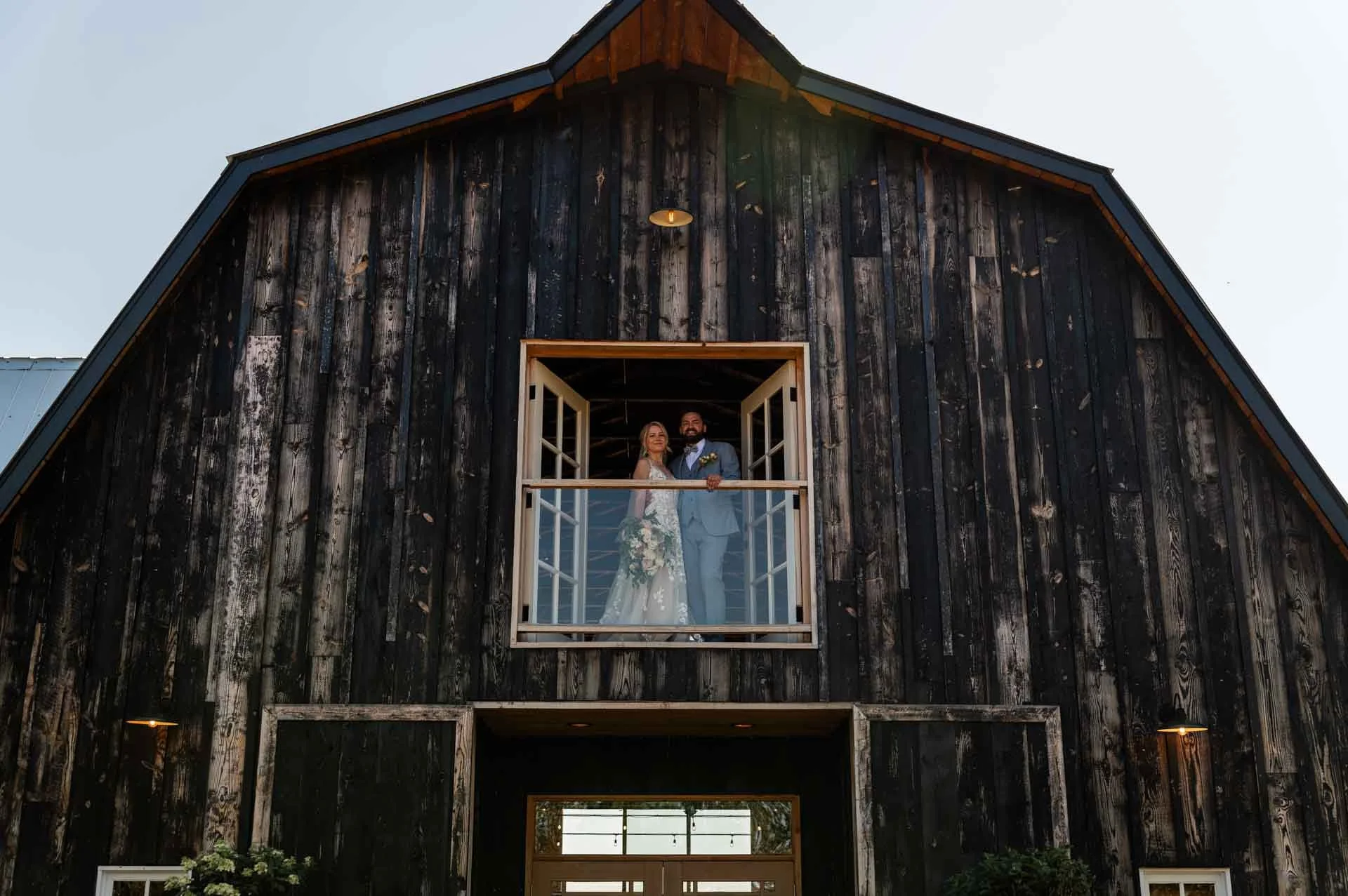 Edmonton-Alberta-Wedding-Engagement-Portrait-Elopement-Photographer-Black-Barn-Wedding-Venue-Sarah-Nick-283.jpg