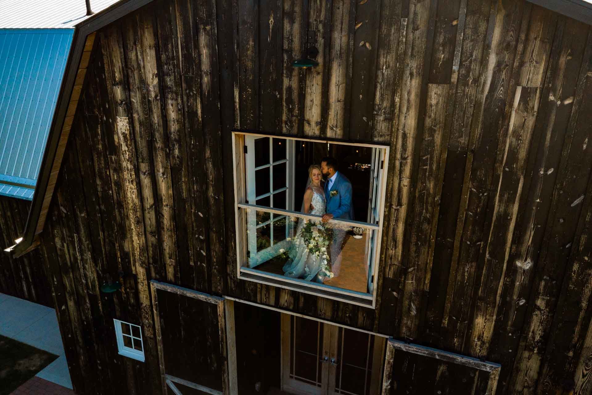 Edmonton-Alberta-Wedding-Engagement-Portrait-Elopement-Photographer-Black-Barn-Wedding-Venue-Sarah-Nick-286.jpg