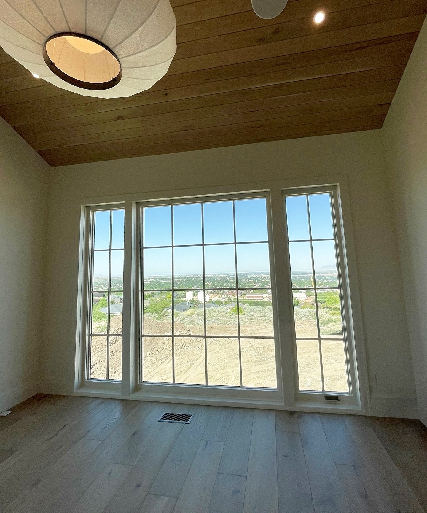 Final install day on a project we have been excited to share with you guys! Shown here with the shades fully open, are our concealed roller blind boxes: no fascia needed, the shades roll seamlessly into the ceiling for a clean, hidden finish. Stay tu