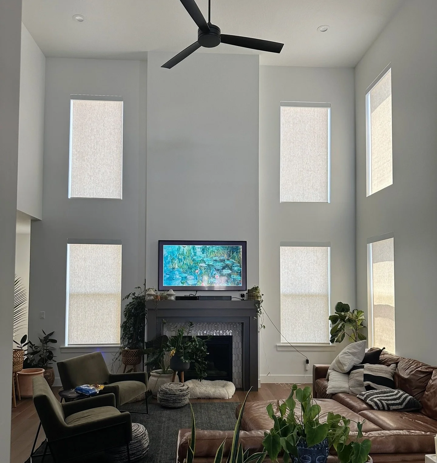 Custom made roller shades, custom installed. Seriously a game changer in any space, protection from UV and fabric choices to match your interior✨