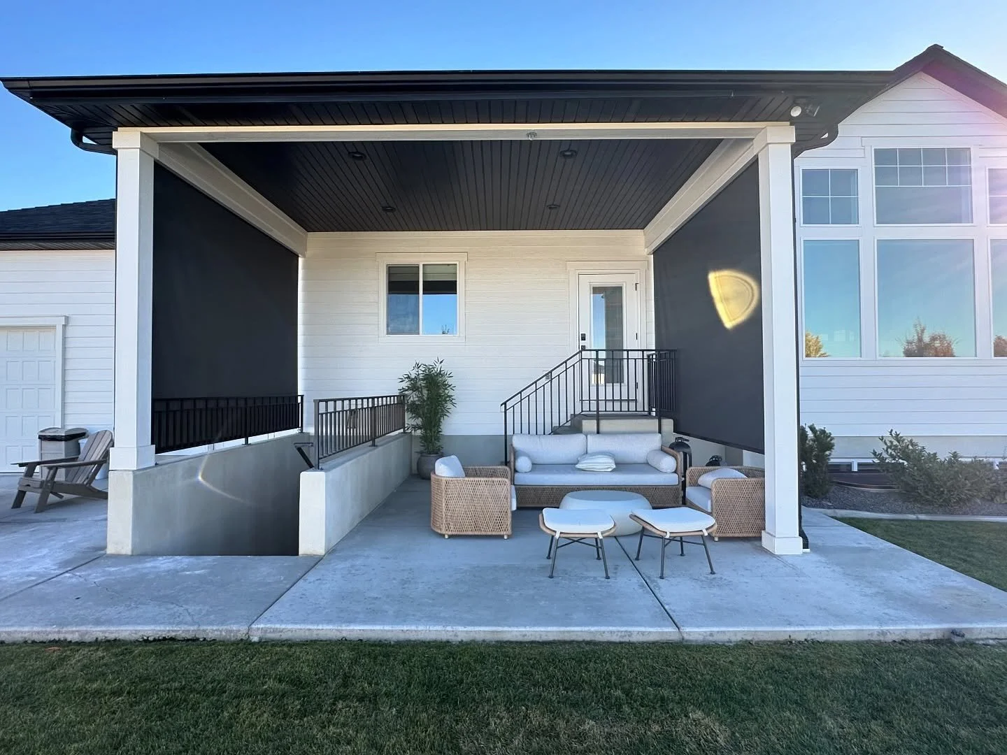 Get your patio ready with some screens for the colder winter months ✨
Sun control, privacy &amp; protection from insects 
A perfection addition for cozy patio evenings✨