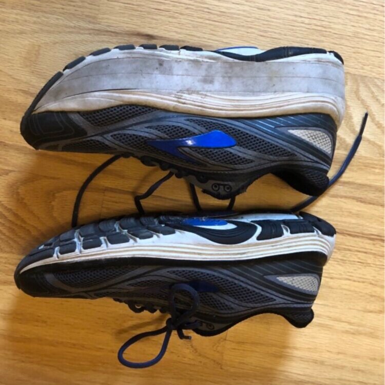 SHOELIFT.jpg