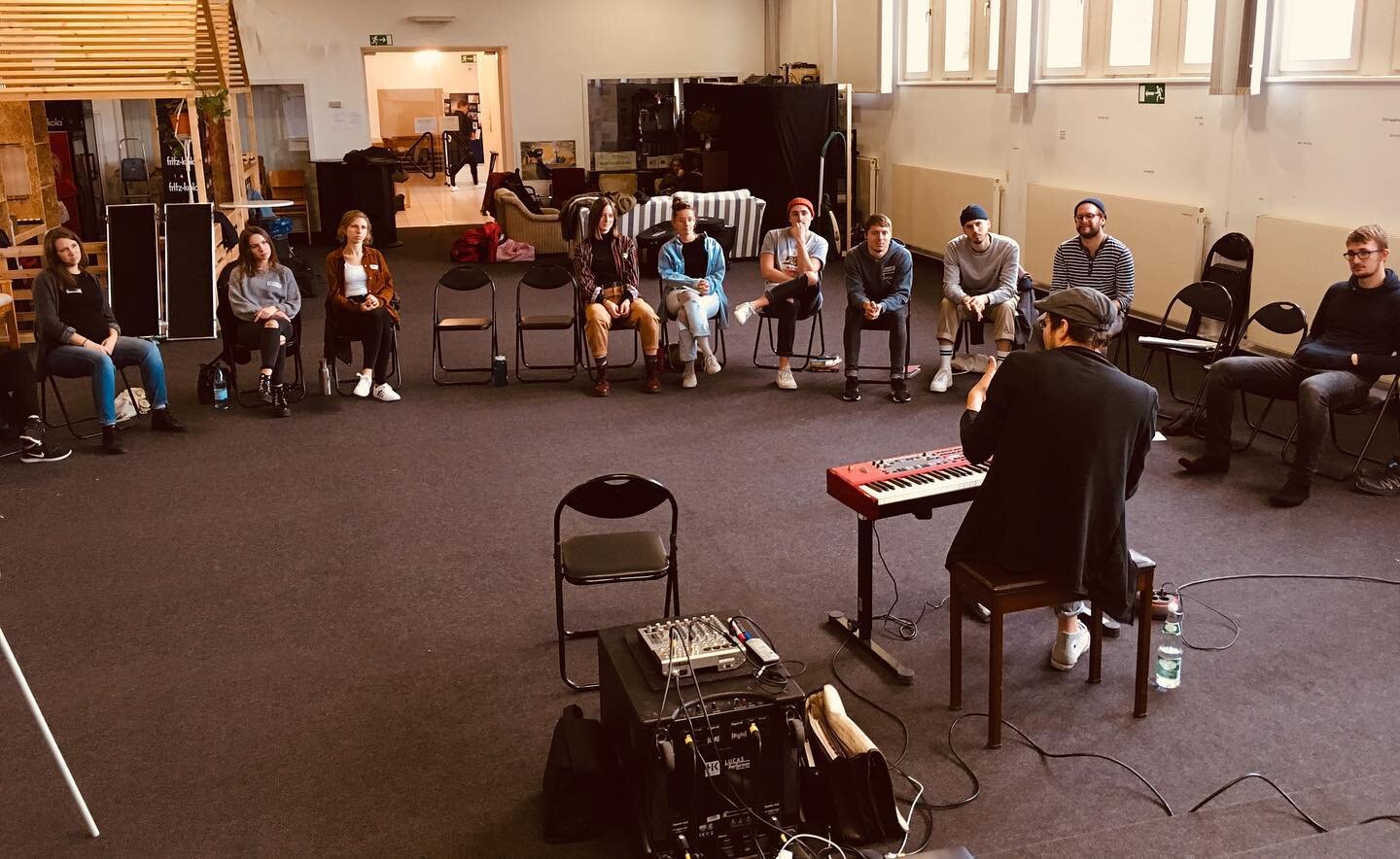 NoISE Academy war in Gie&szlig;en zum Workshop bei @mosaikkirchegie&szlig;en. Vielen Dank f&uuml;r die sehr gute und Produktive Zeit mit euch☺️ #noiseacademy #mosaikkirchegie&szlig;en #workshop #vocals #piano #guitar #gie&szlig;en #bandarbeit