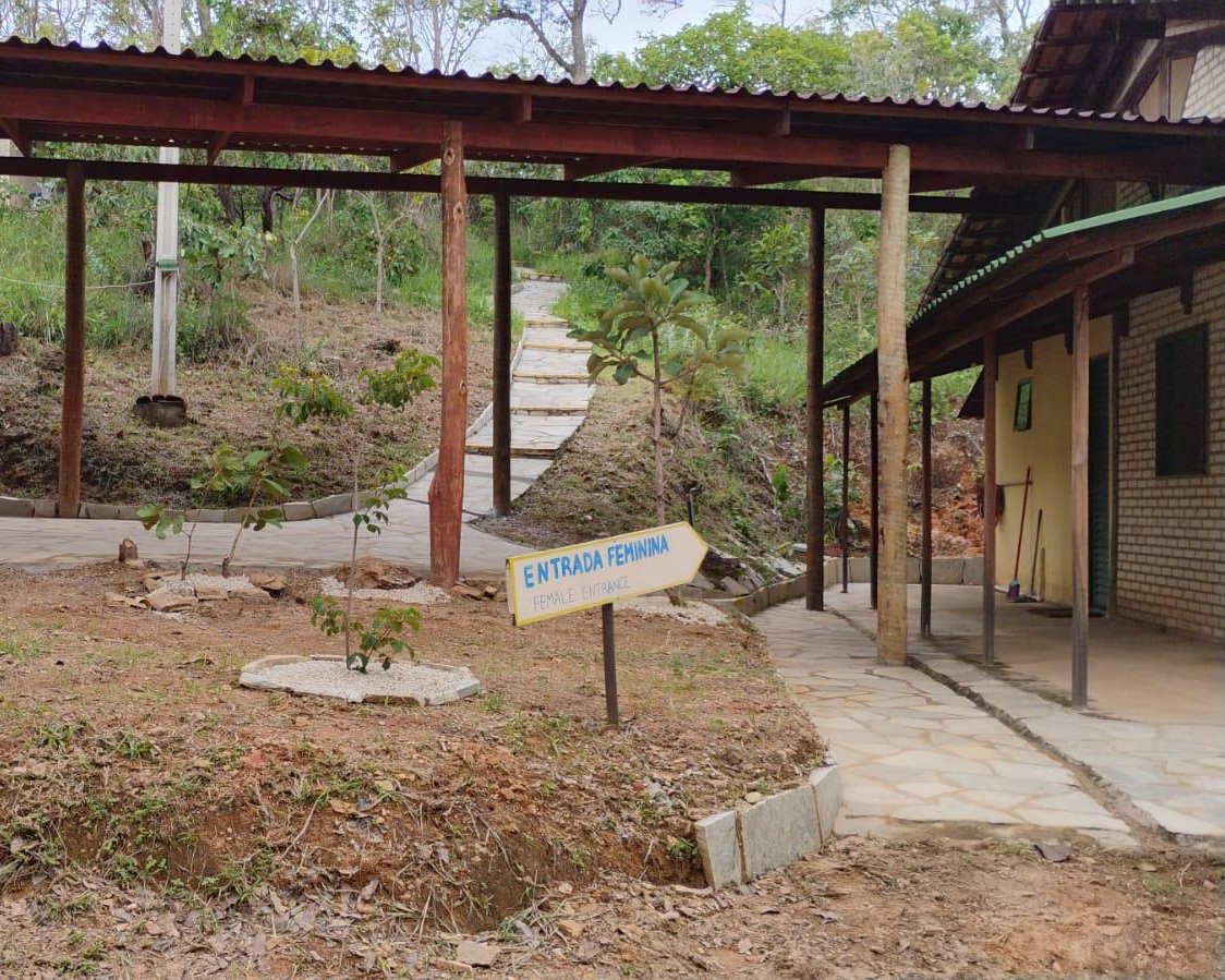 Celebrating the Growth of Dhamma in Central Brazil:
With the support of old students and a VCF grant, Dhamma Uyyāna has made essential improvements to their center over the last months.
From vital access road repairs and improvements to the water