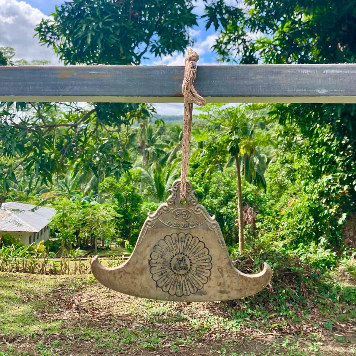 Wonderful news from Dhamma Phala in the Philippines!
A beautiful new Dhamma Hall is now complete and serving meditators. This charming new space welcomes up to 50 students, allowing many more to walk the path of Dhamma and cultivate peace. This sig