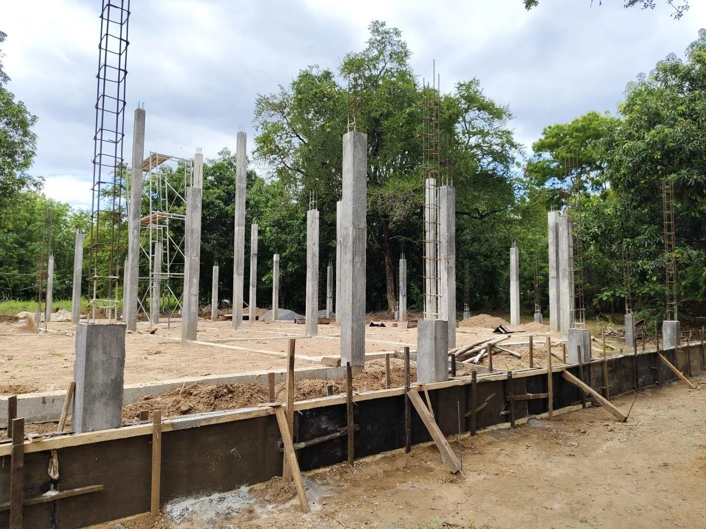 Dhamma Arana - Temporary meditation hall that needs roofing work.
