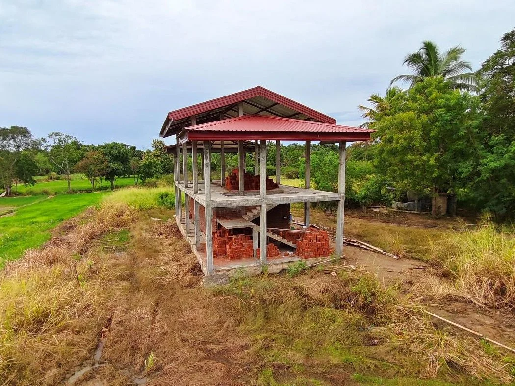 We&rsquo;re happy to share the news that a new Vipassana center, Dhamma Arana, is taking shape in the rural village of Wellavaya, Sri Lanka.

With plans for 100 private meditation rooms, the local team hopes to complete the first 50 by mid-2026 and b