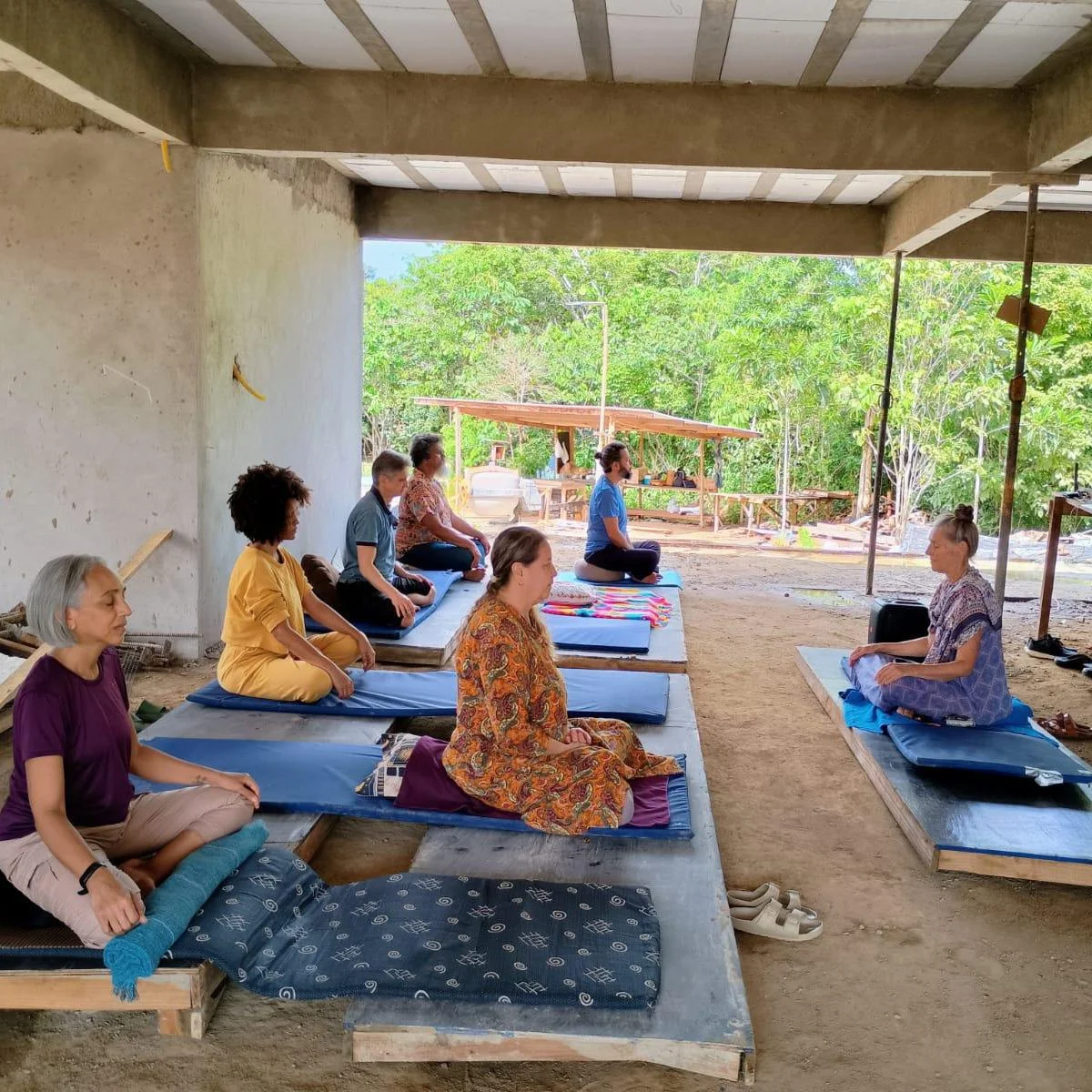 Something quiet and beautiful has taken shape in Ara&ccedil;oiaba, Pernambuco, Brazil. A new center called Dhamma Punnama, which in Pali means "the full moon of Dhamma", has just welcomed students for its very first 10-day course.

Getting 