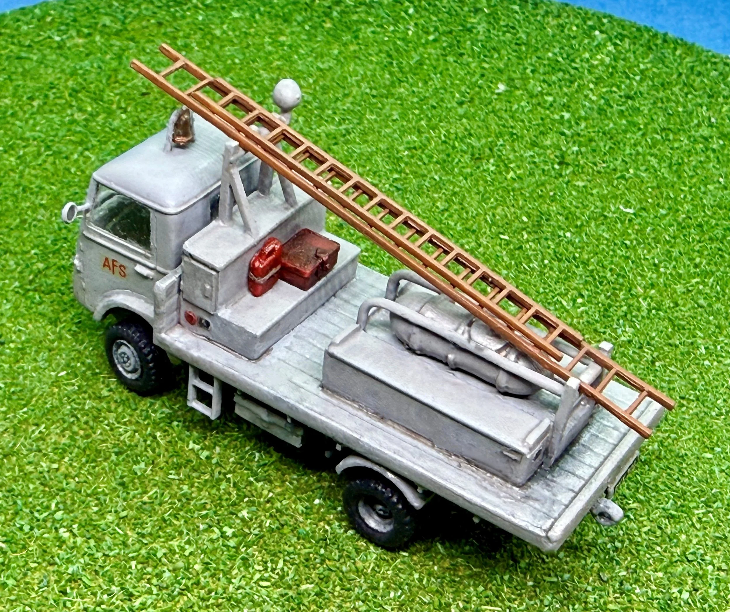 model_transport-karrier_bantam_firetruck_3.jpg