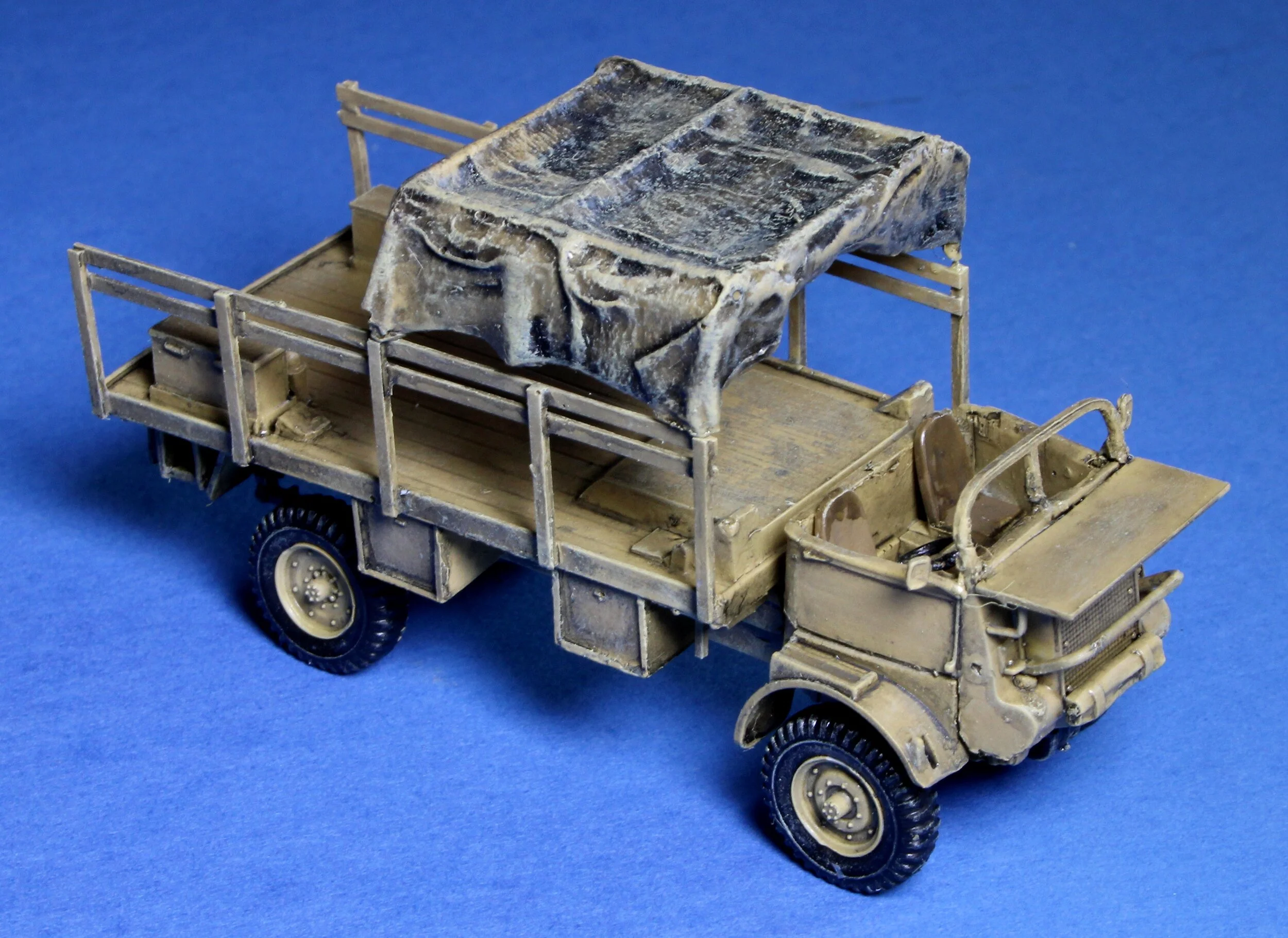 Model Transport Bedford QL Portee  main.JPG
