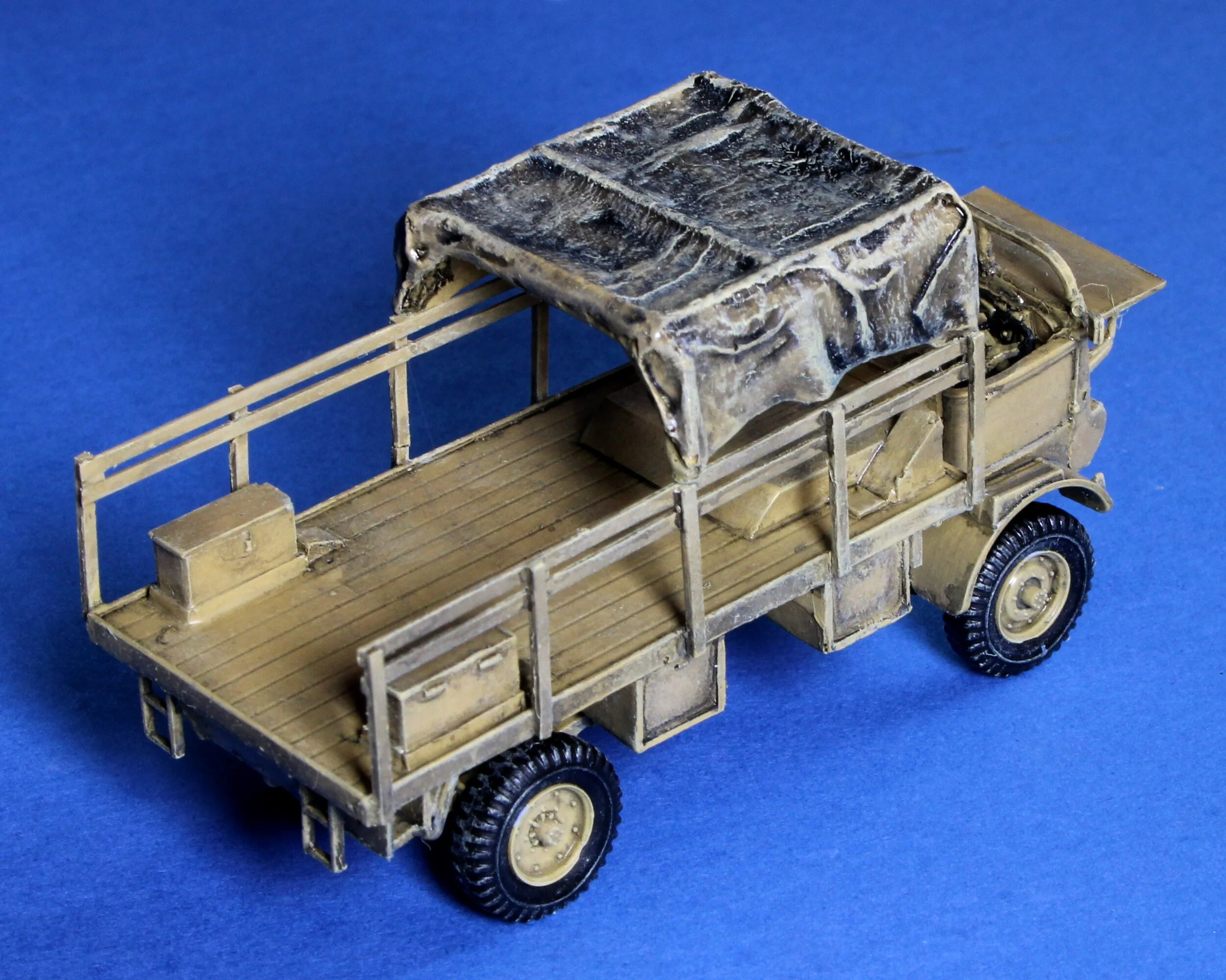 Model Transport Bedford QL Portee rear.JPG