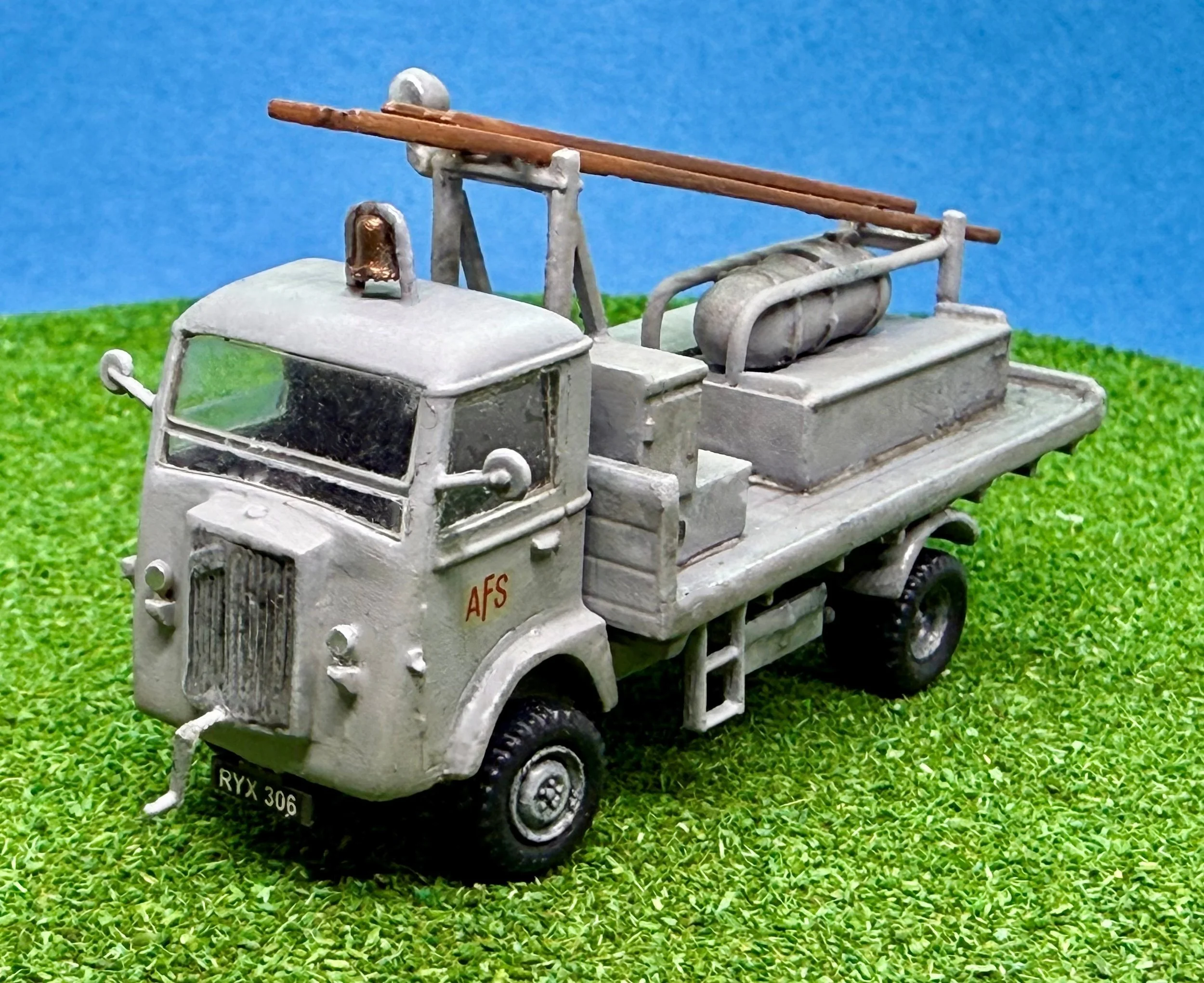 model_transport-karrier_bantam_firetruck_4.jpg
