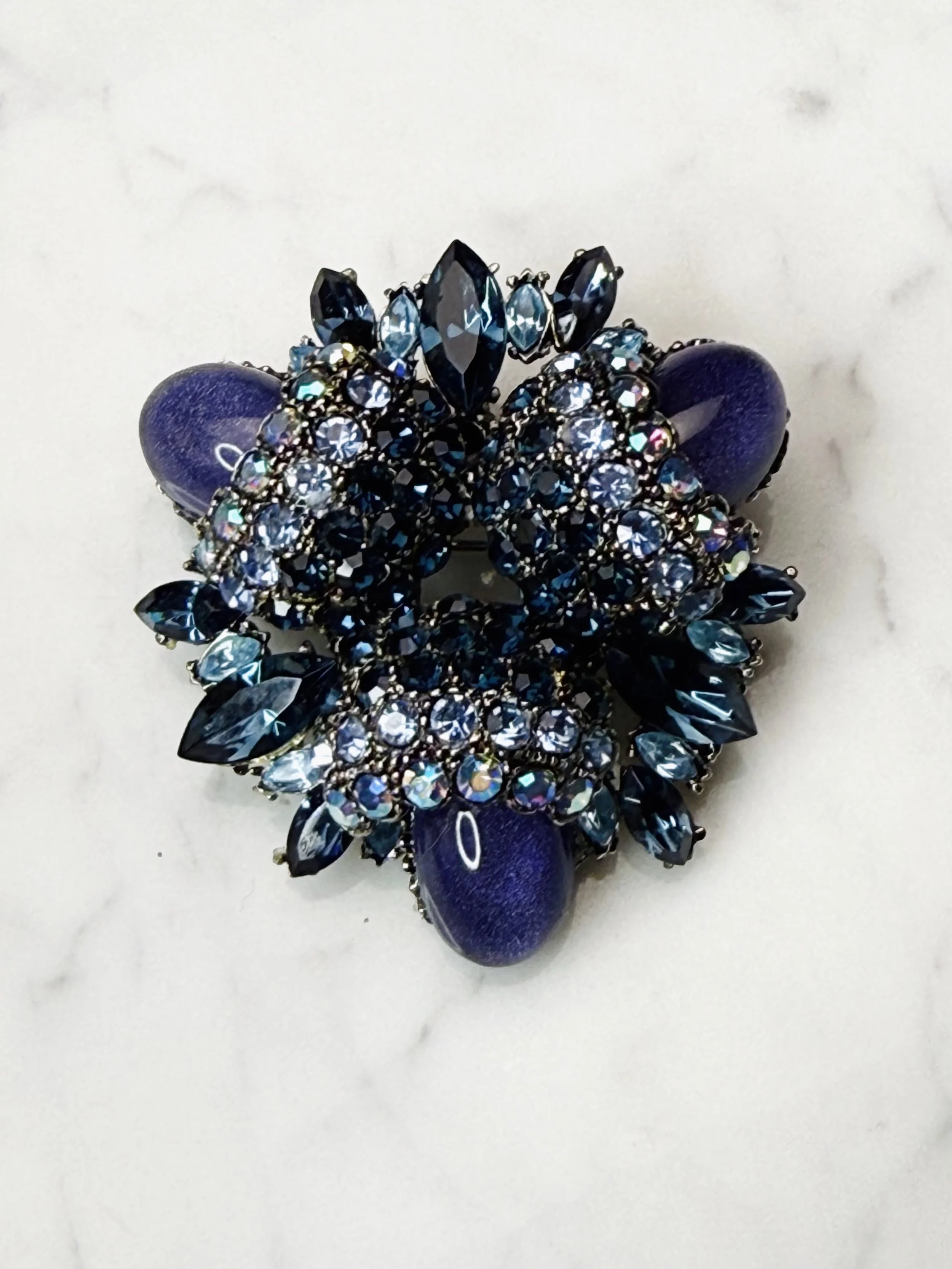 1960s blue rhinestone pendant brooch