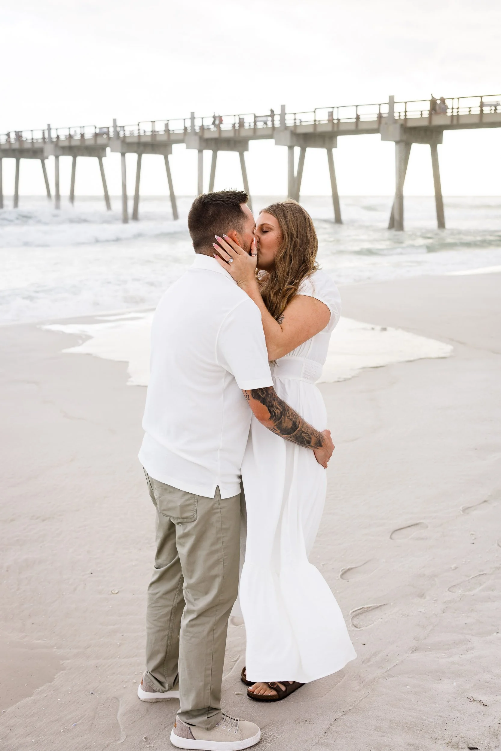 pensacola-beach-pier-engagement-session--2.jpg