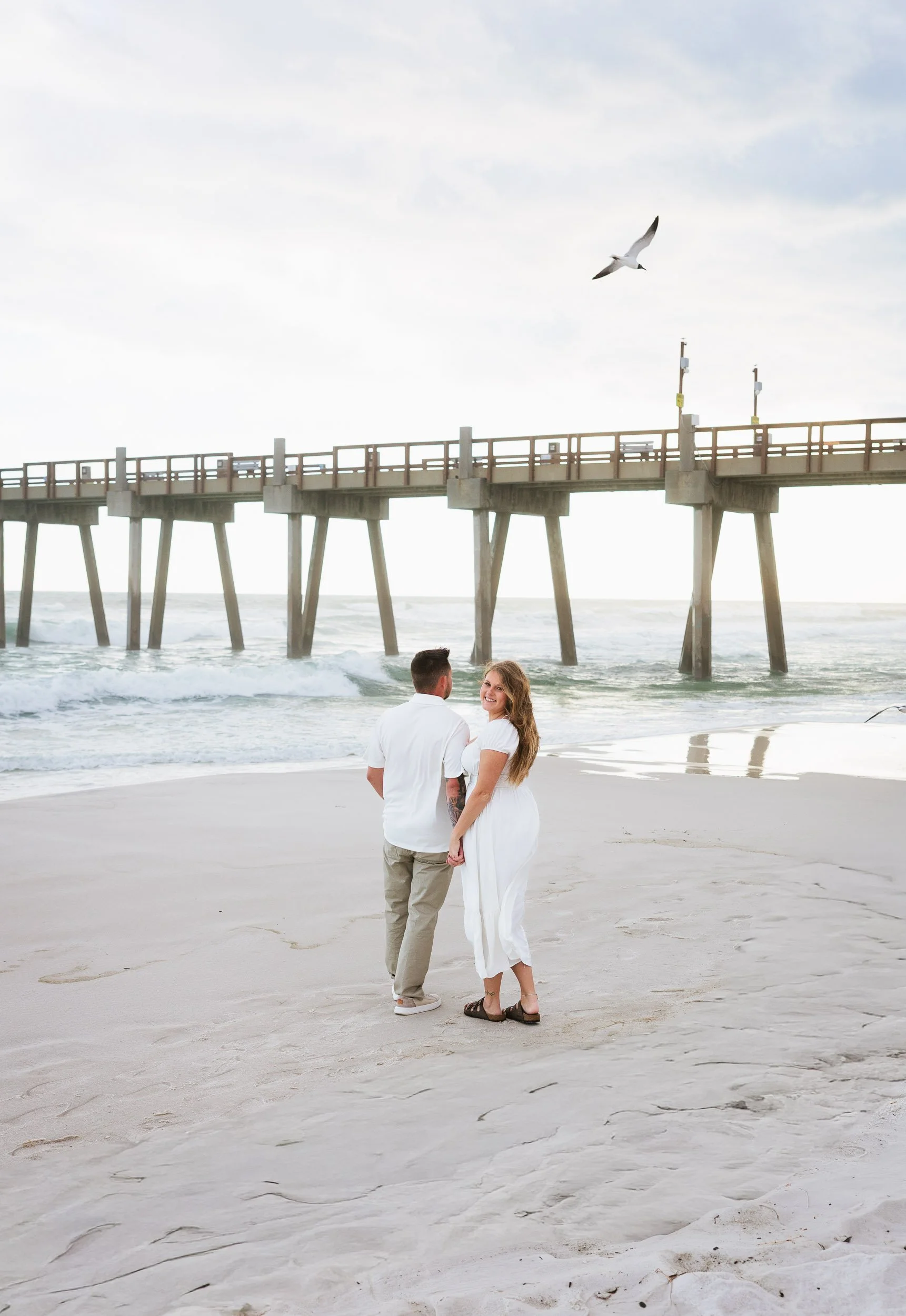 pensacola-beach-pier-engagement-session--4.jpg