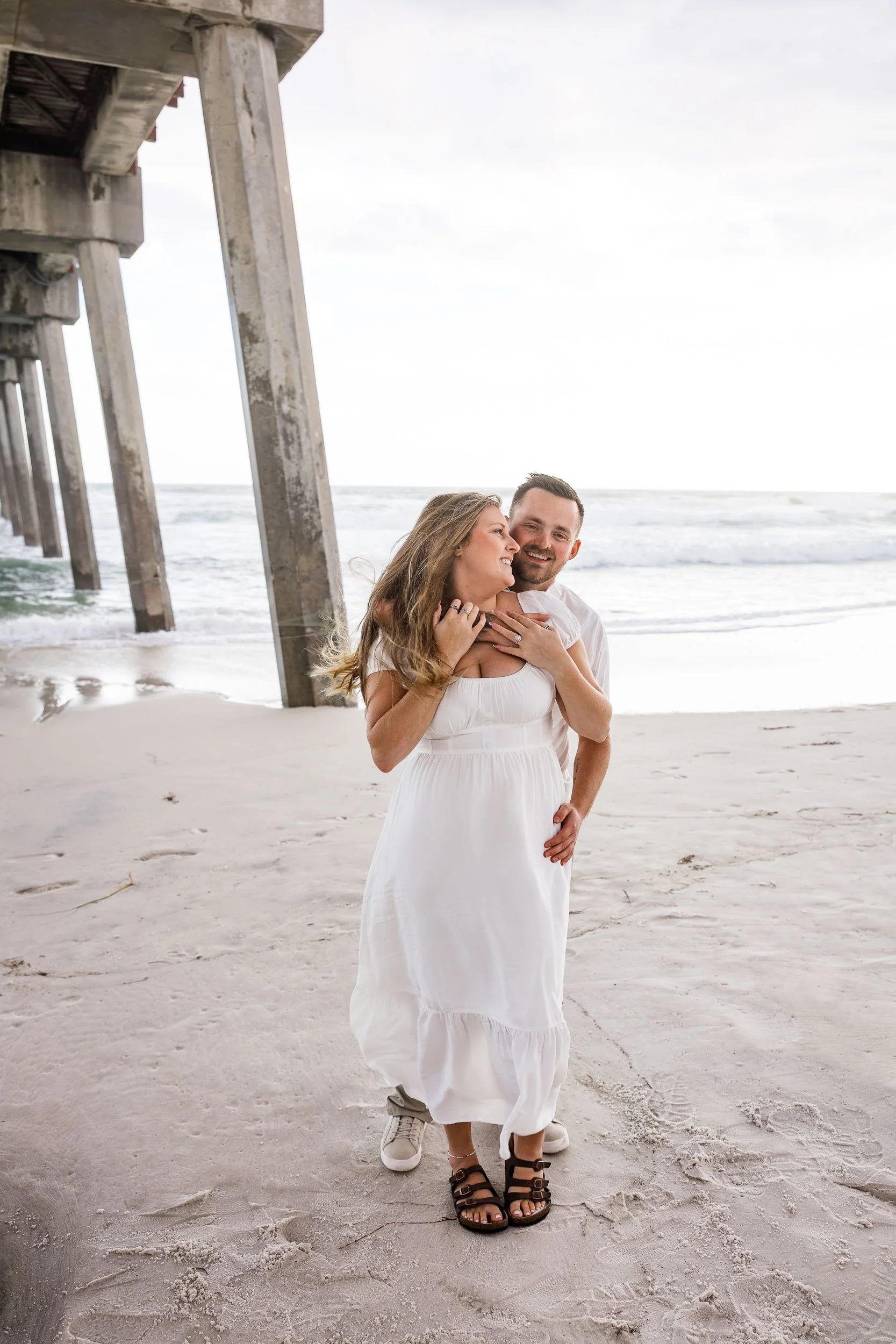 pensacola-beach-pier-engagement-session--10.jpg