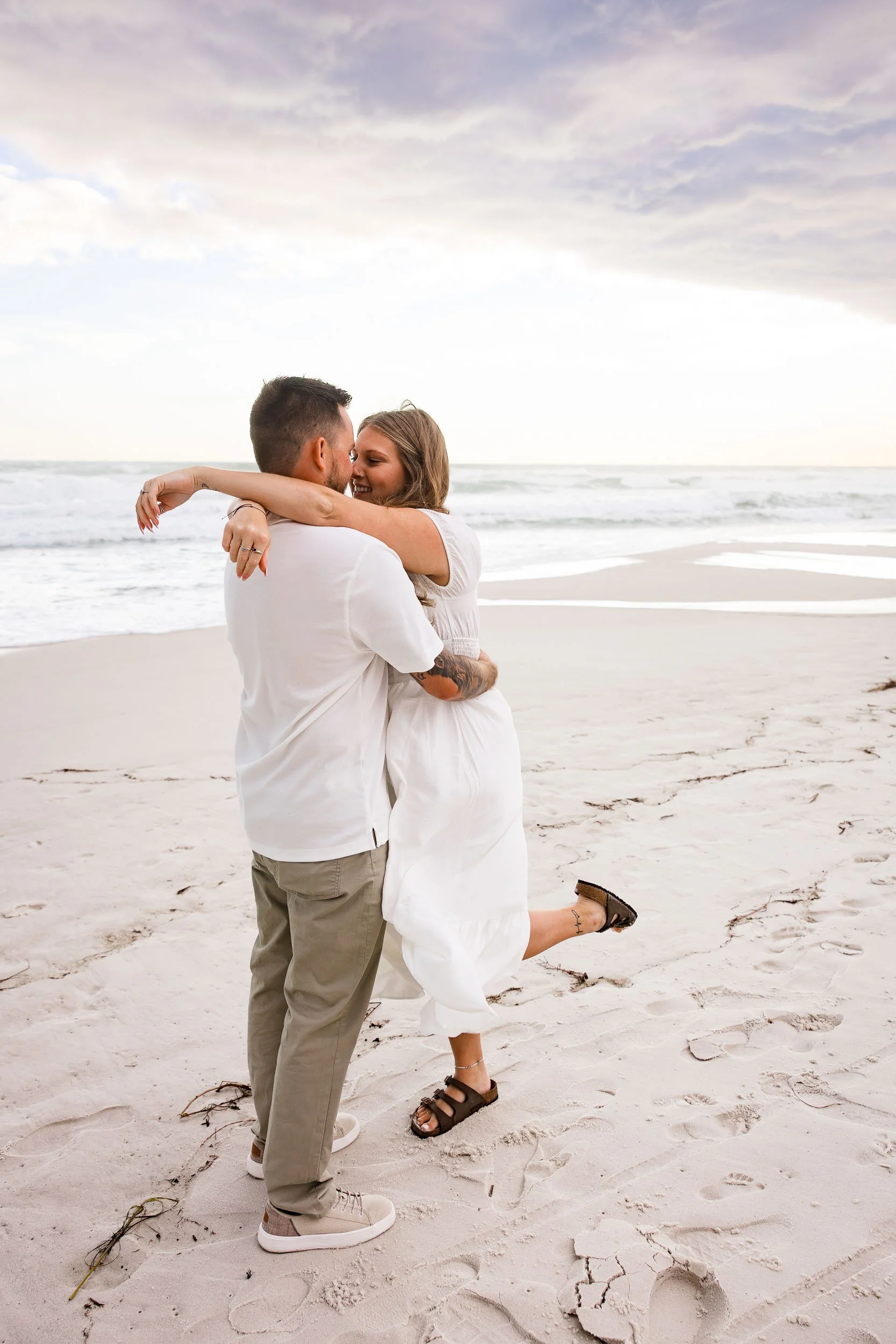 pensacola-beach-pier-engagement-session--19.jpg