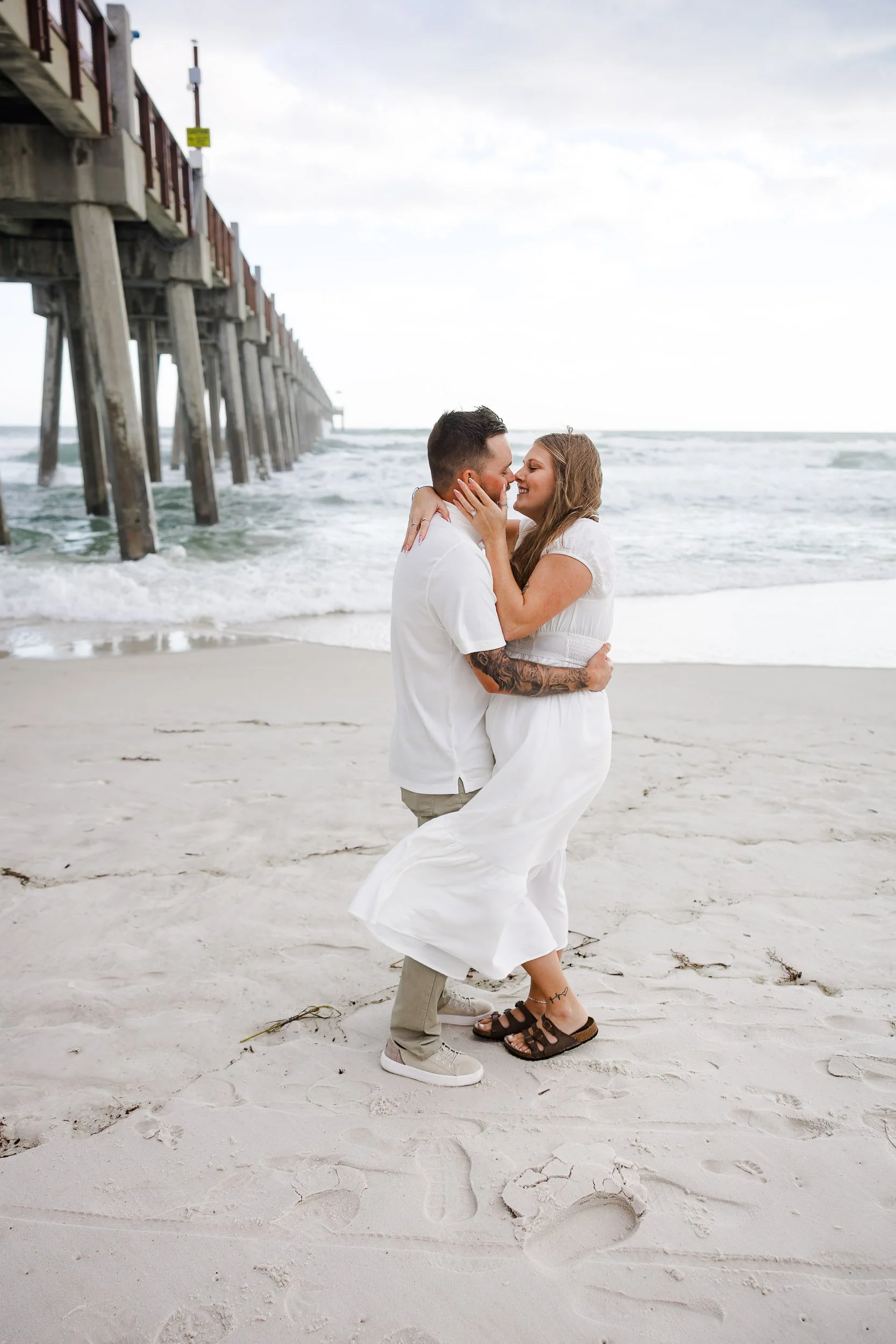 pensacola-beach-pier-engagement-session--22.jpg