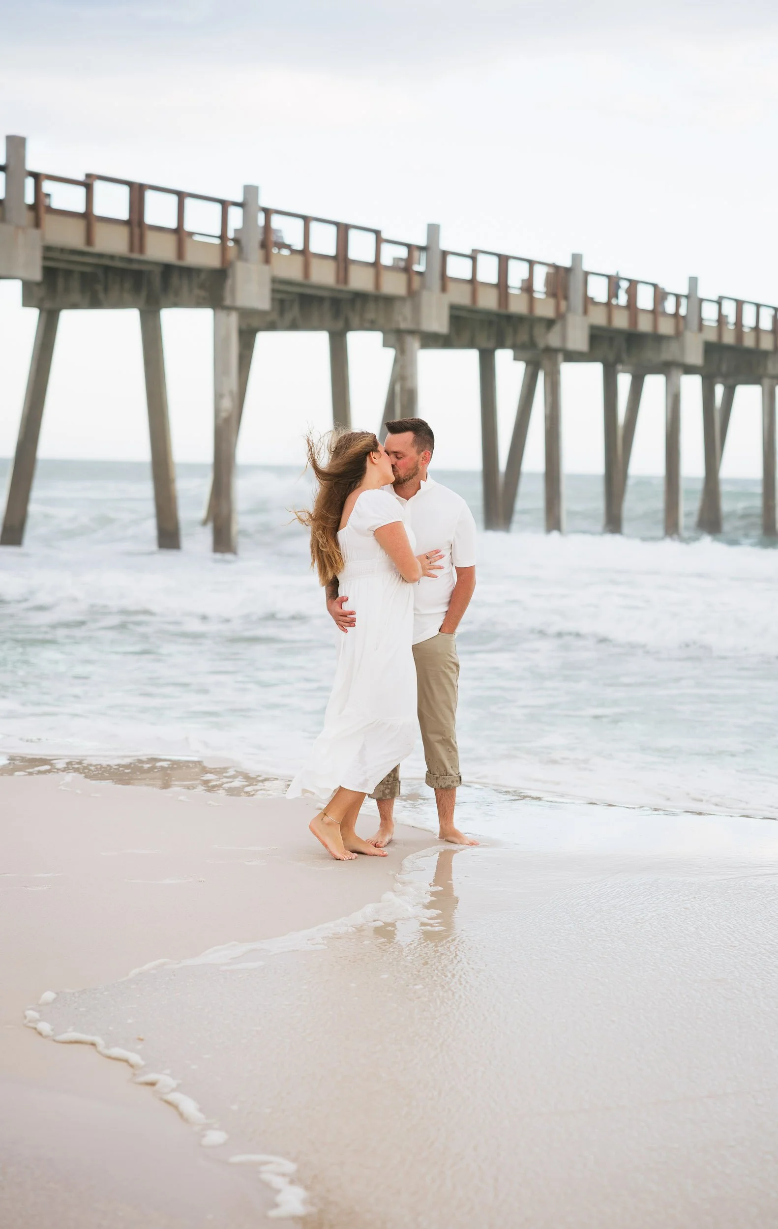 pensacola-beach-pier-engagement-session--27.jpg