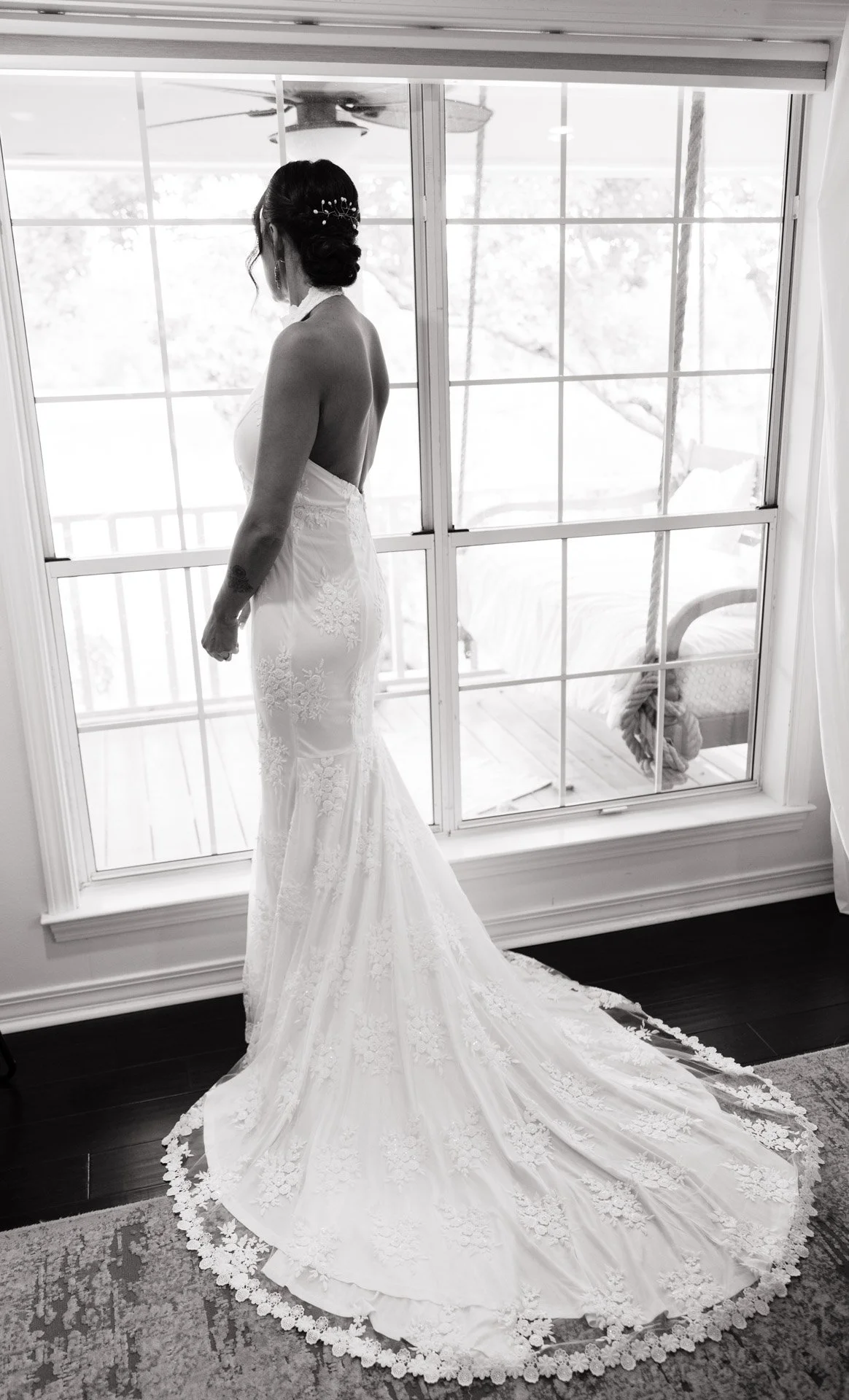 Bride-Getting-Ready-Earrings-Alabama-Airbnb-Wedding-2.jpg