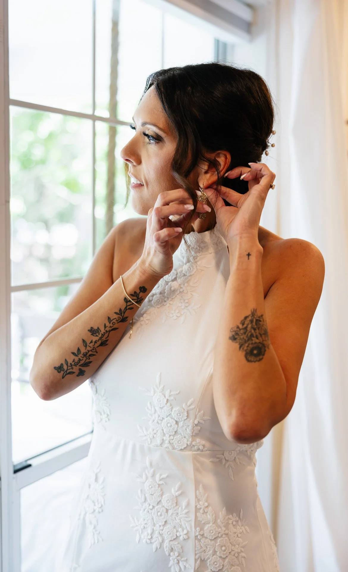 Bride-Getting-Ready-Earrings-Alabama-Airbnb-Wedding.jpg