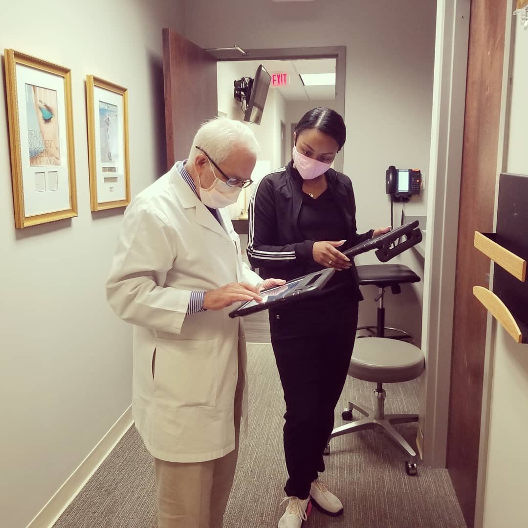 It's a wonderful morning at Center for Plastic Surgery at Metroderm! We're ready for a busy clinic day, and we are excited to welcome new patients and our established patients. Come visit us at our wonderful new office!