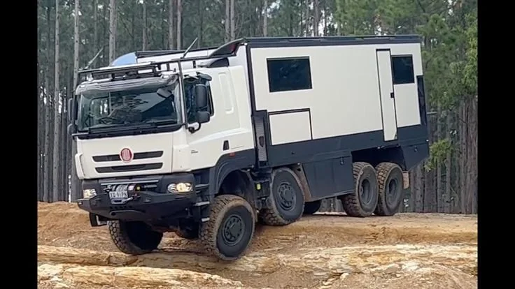 Tatra 8x8 Expedition Truck.jpg