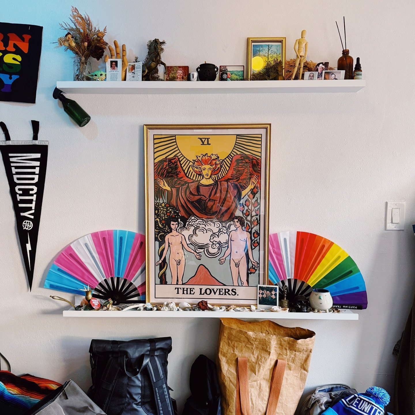 The altar lately 🏳️&zwj;🌈🏳️&zwj;⚧️❤️🌈⚜️✨🕯️🌊

My daily reminder to rest, be grateful, be grounded, let loose, cry it out, dance it out, sing it out, and most importantly set it free. 

I believe in energy. I believe in love. I believe that we ar