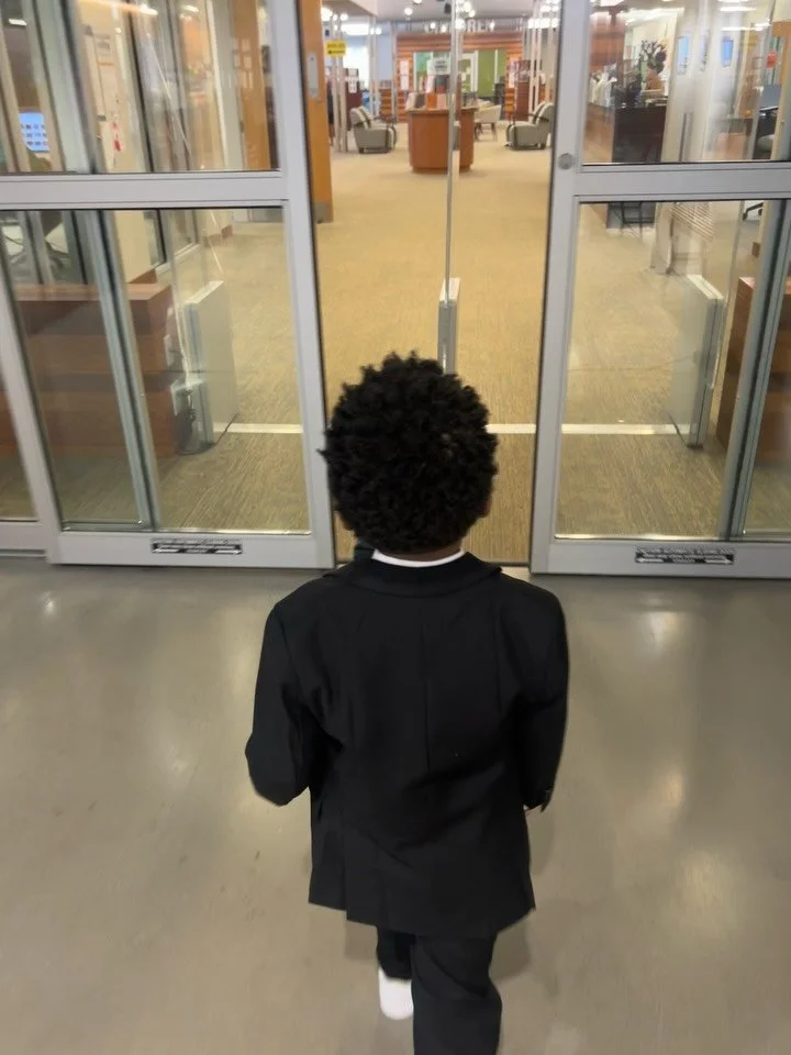 Let&rsquo;s get into these BTS moments of a very scrappy, very resolute indie author and her baby bird. 🐦 

When I say this photoshoot was a production&hellip; whew. From checking the camera every five seconds to replacing a press-on nail mid-shot (