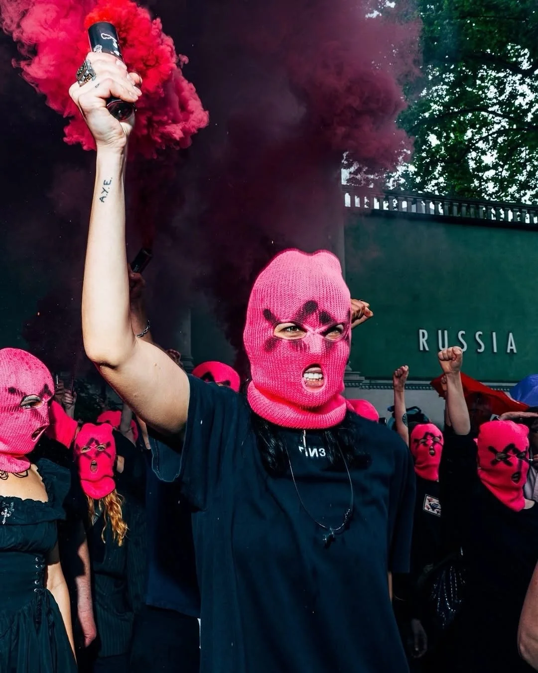 ❤️&zwj;🔥❤️&zwj;🔥❤️&zwj;🔥 from @nadya &ldquo;STORM OF VENICE
Pussy Riot and FEMEN occupied the Russian Pavilion at the Venice Biennale. Over 50 Pussy Riot members stormed the Russian Pavilion at Venice Biennale. Police were forced to close the door