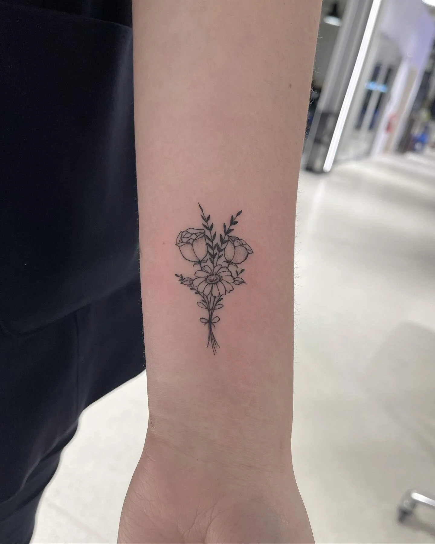 Do you want a custom birth flower tattoo?
Email for all bookings 
Follow @jmunztattoos 

#fineline #finelinetattoo #finelinetattoos #finelinetattoosmelbourne #smalltattoo #jmunztattoos