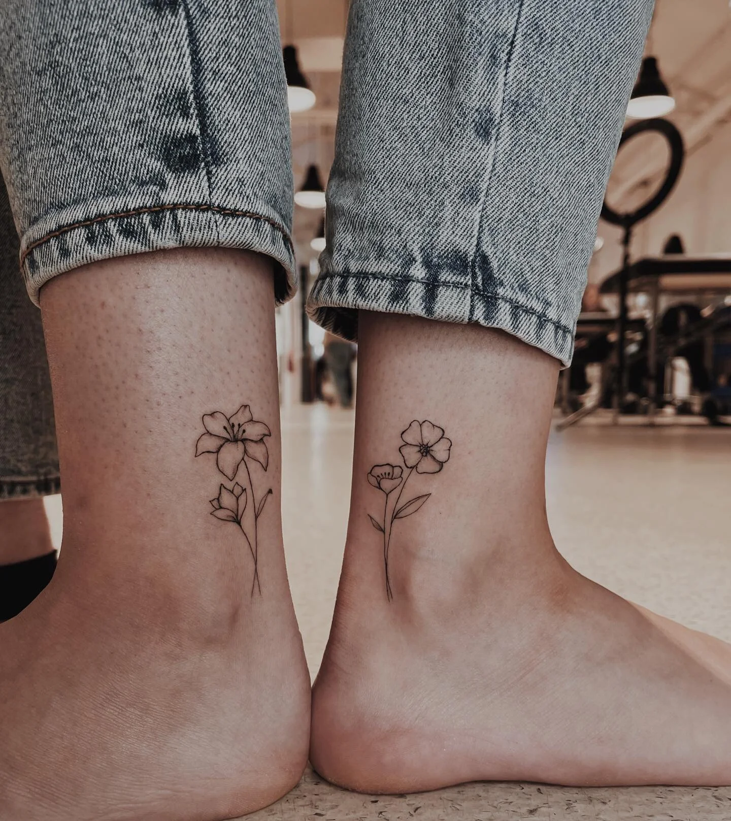 Tag someone who you would get a tattoo with🙌🏾
Email for all bookings 
Follow @jmunztattoos 

#fineline #finelinetattoo #finelinetattoos #finelinetattoosmelbourne #smalltattoo #jmunztattoos #smalltattoos #littletattoo #littletattoos #matchingtattoos