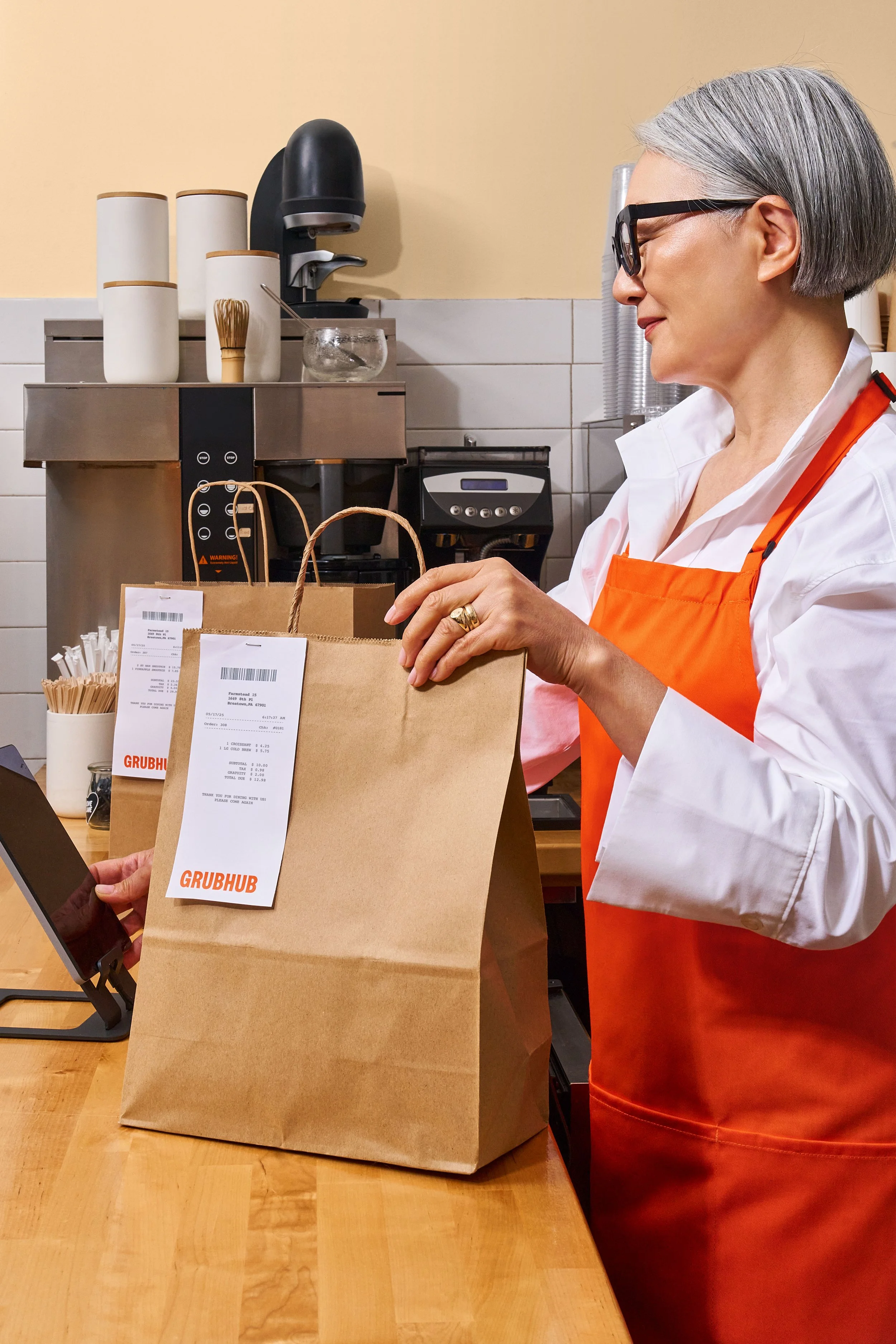 sRGB-2025-Cafe-MerchantMultipleBags-01_0236_R02.jpg