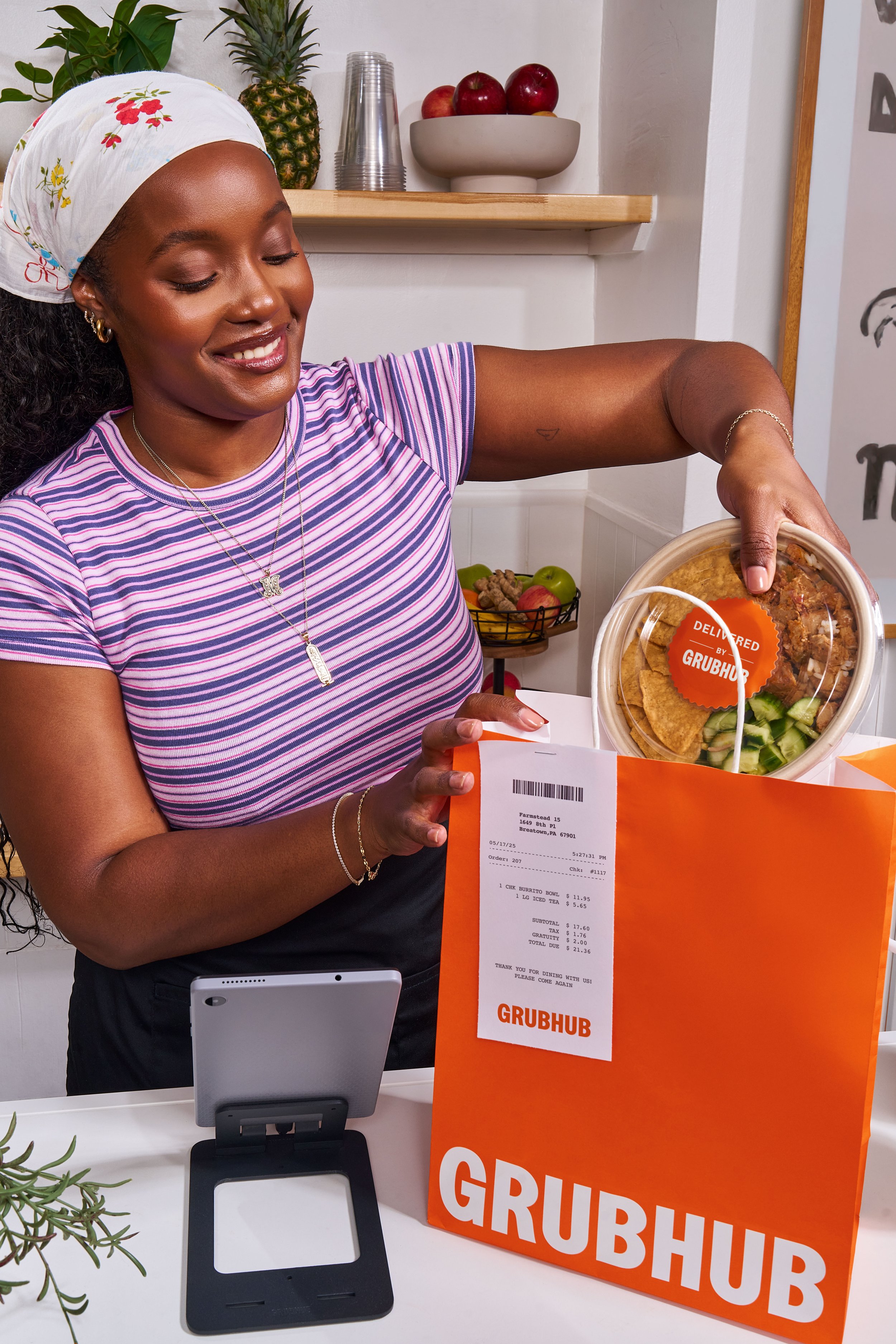 sRGB-2025-JuiceBar-MerchantPackingBag-01_1083_R02.jpg