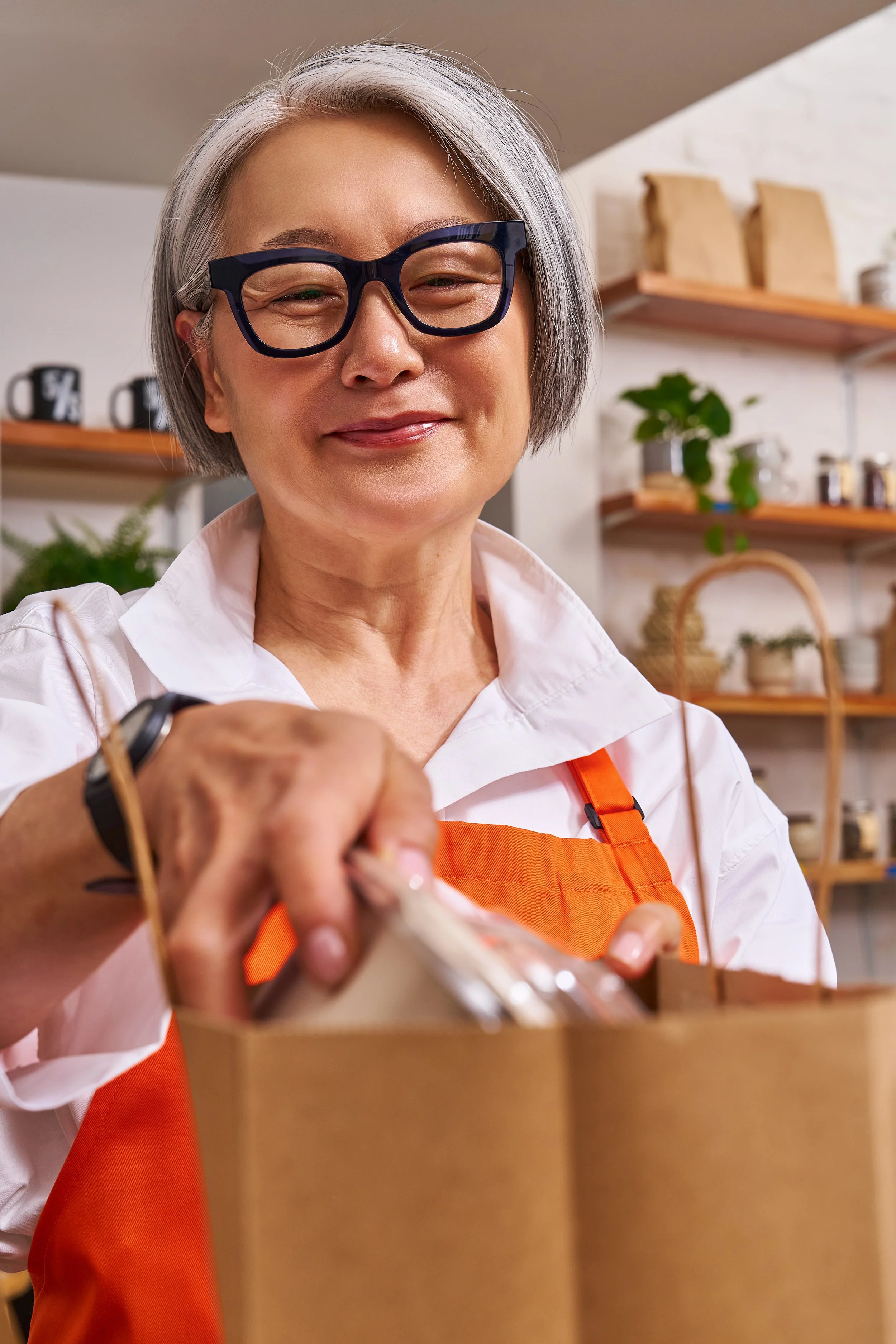sRGB-2025-Cafe-MerchantPackingBag-01_0191_R01.jpg